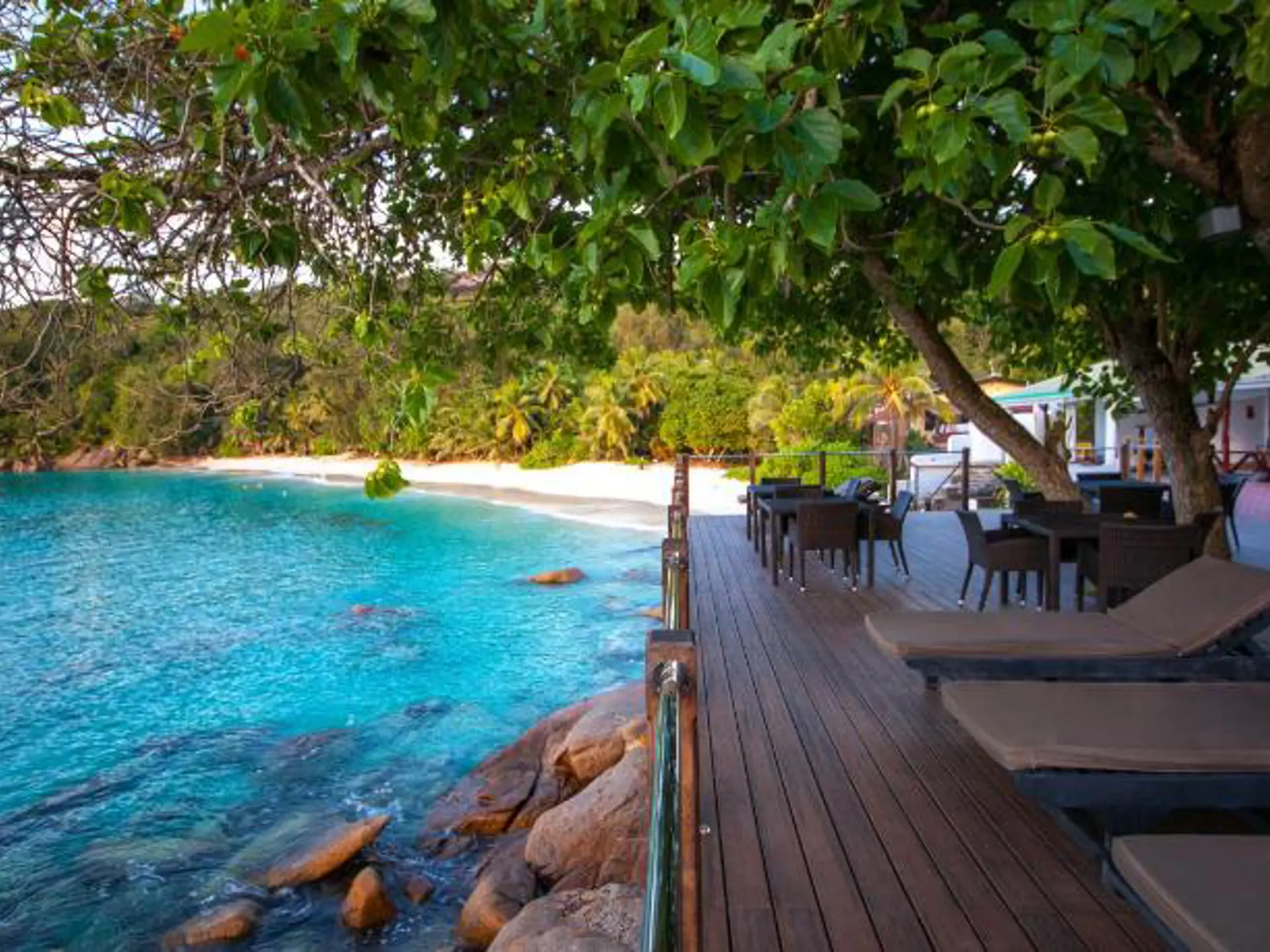 Anse Sleil Beachcomber 1