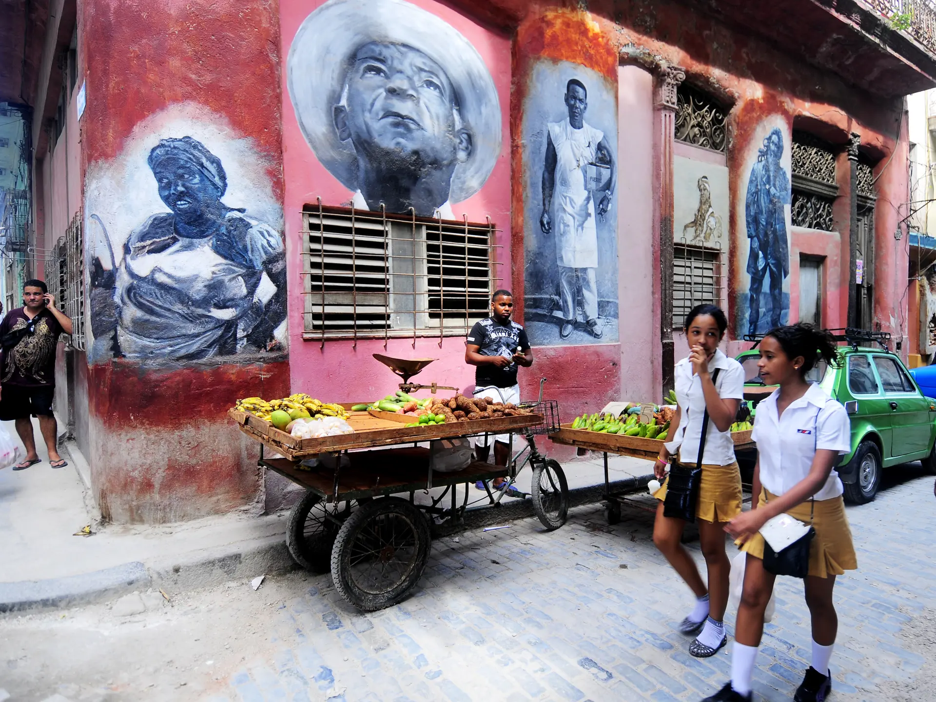 shutterstock_177256727 schoolgirls in havanna.jpg