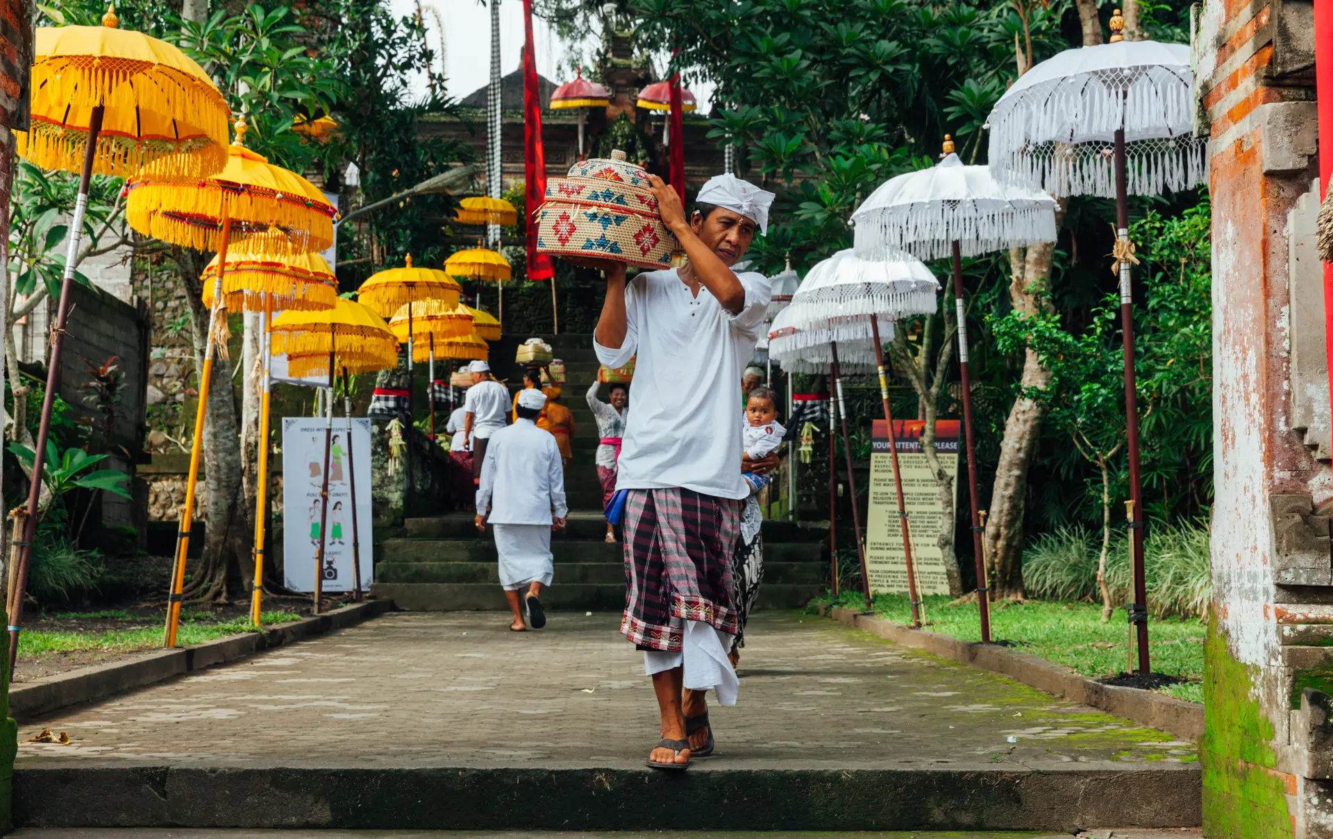 Balinese man in traditional clothes during the celebration before Nyepi Ubud.jpg