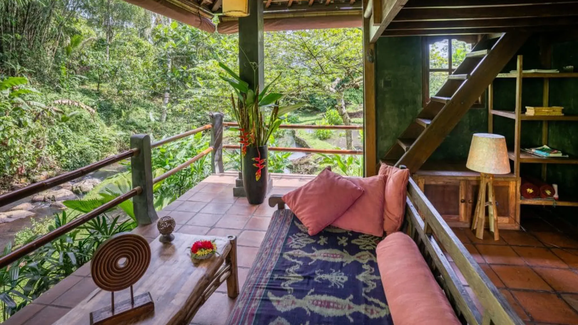Buddha-Bungalow-Lounge-Area-Eco-Accomodation-Bali-Eco-Stay-1024x683.jpg
