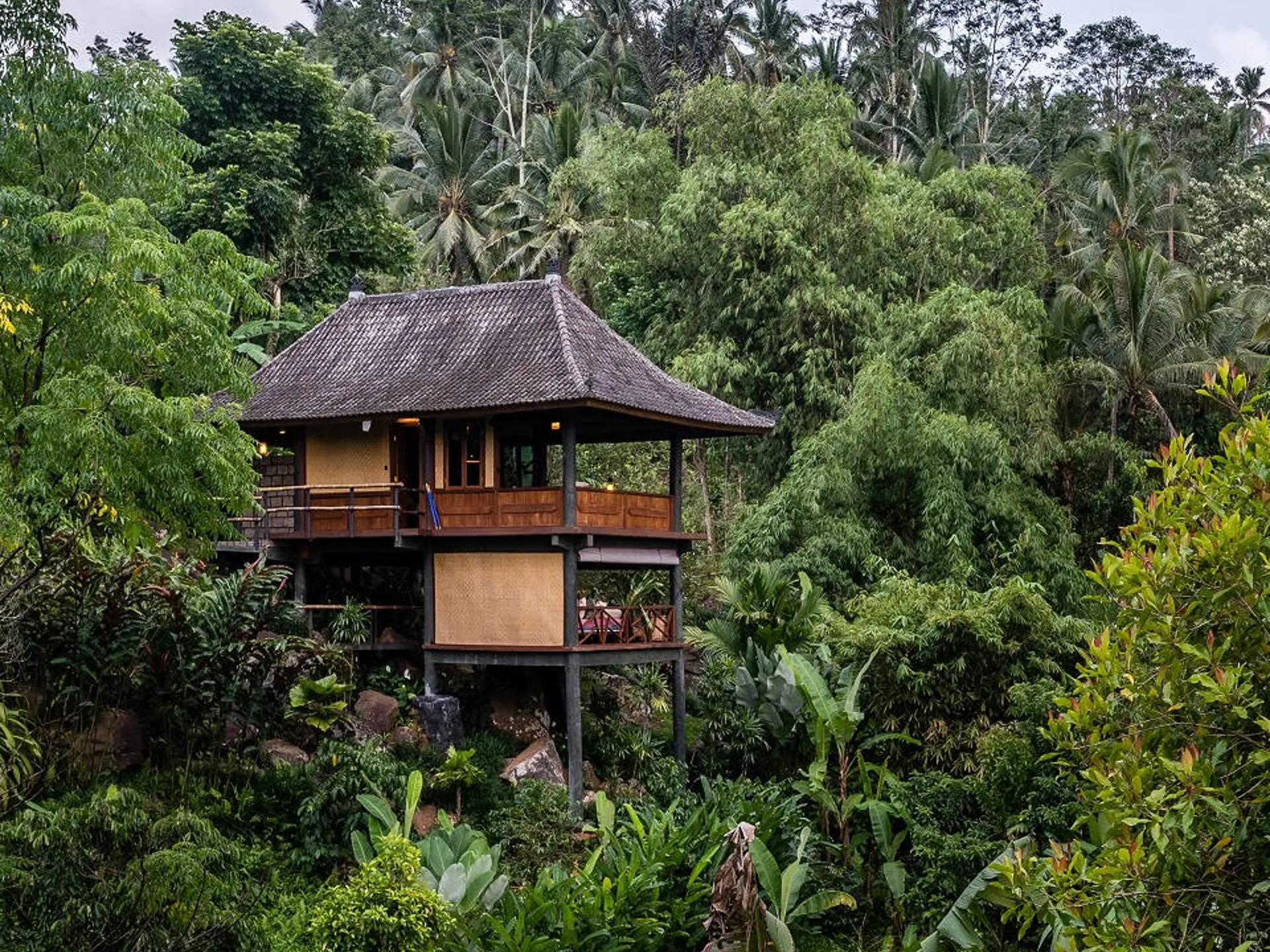 waterfall-bungalow-mountain-accommodation-bali-eco-stay-square.jpg