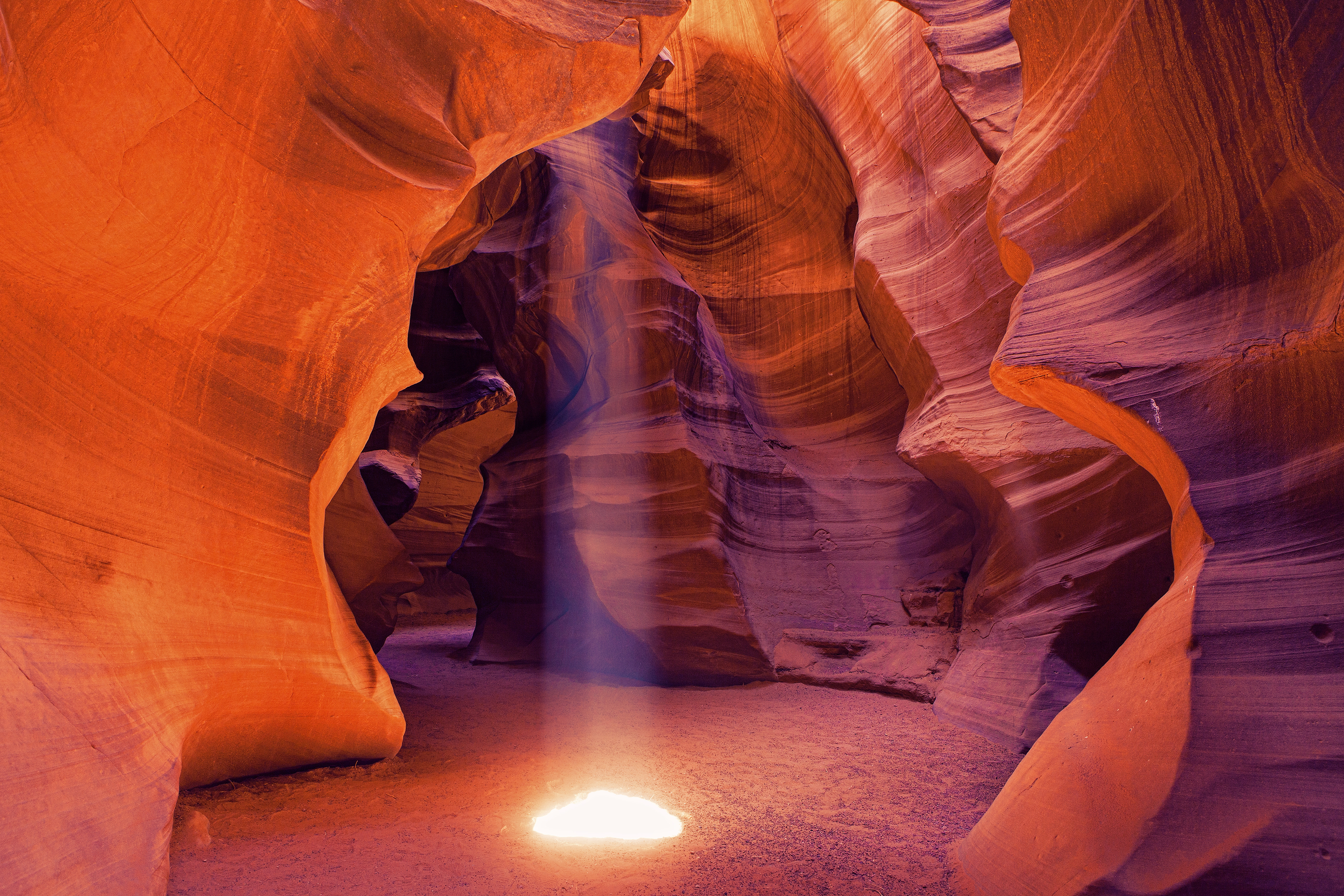 Antelope Slot Canyon - shutterstock_457919575.jpg
