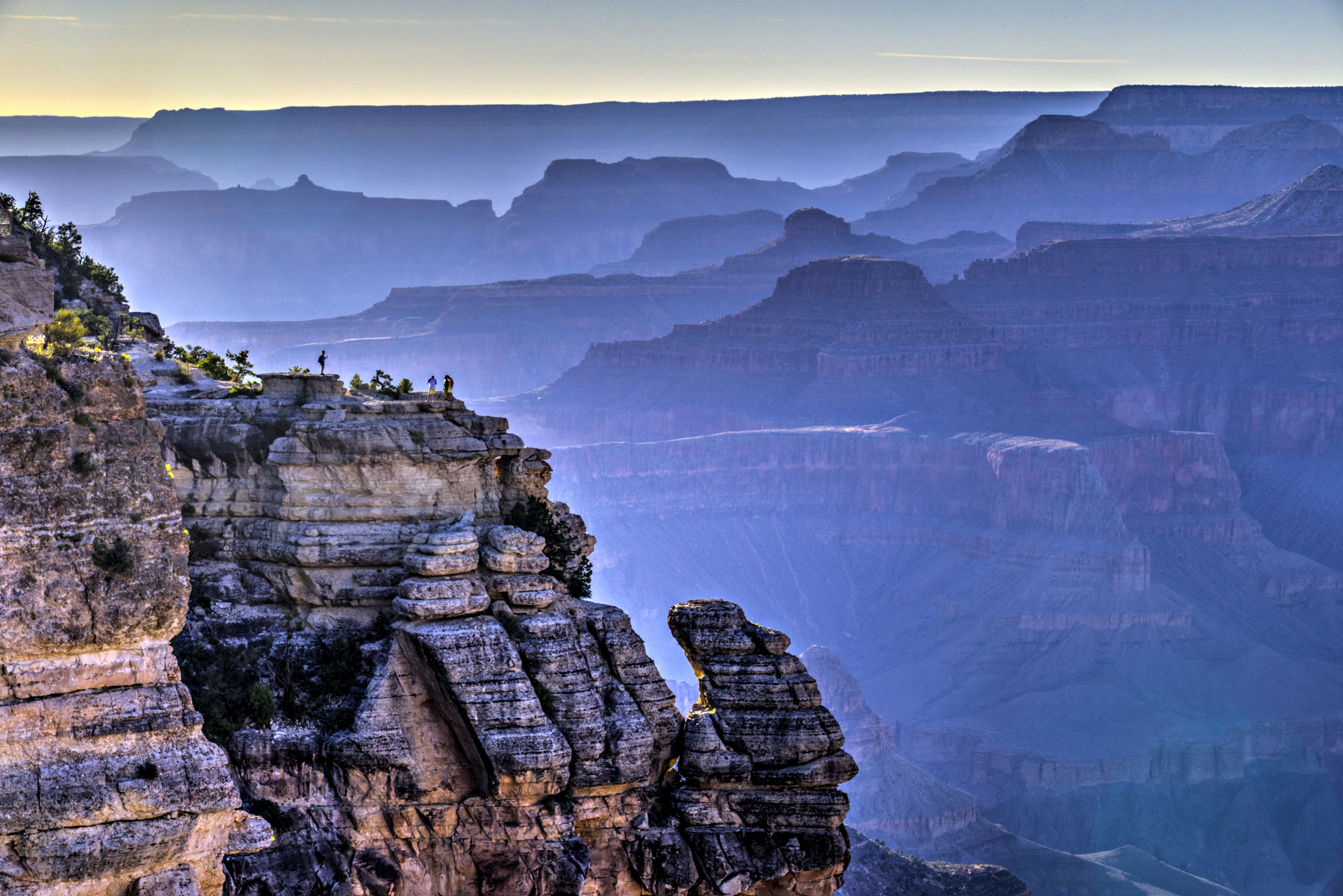 Grand Cayon South Rim - shutterstock_670955560.jpg