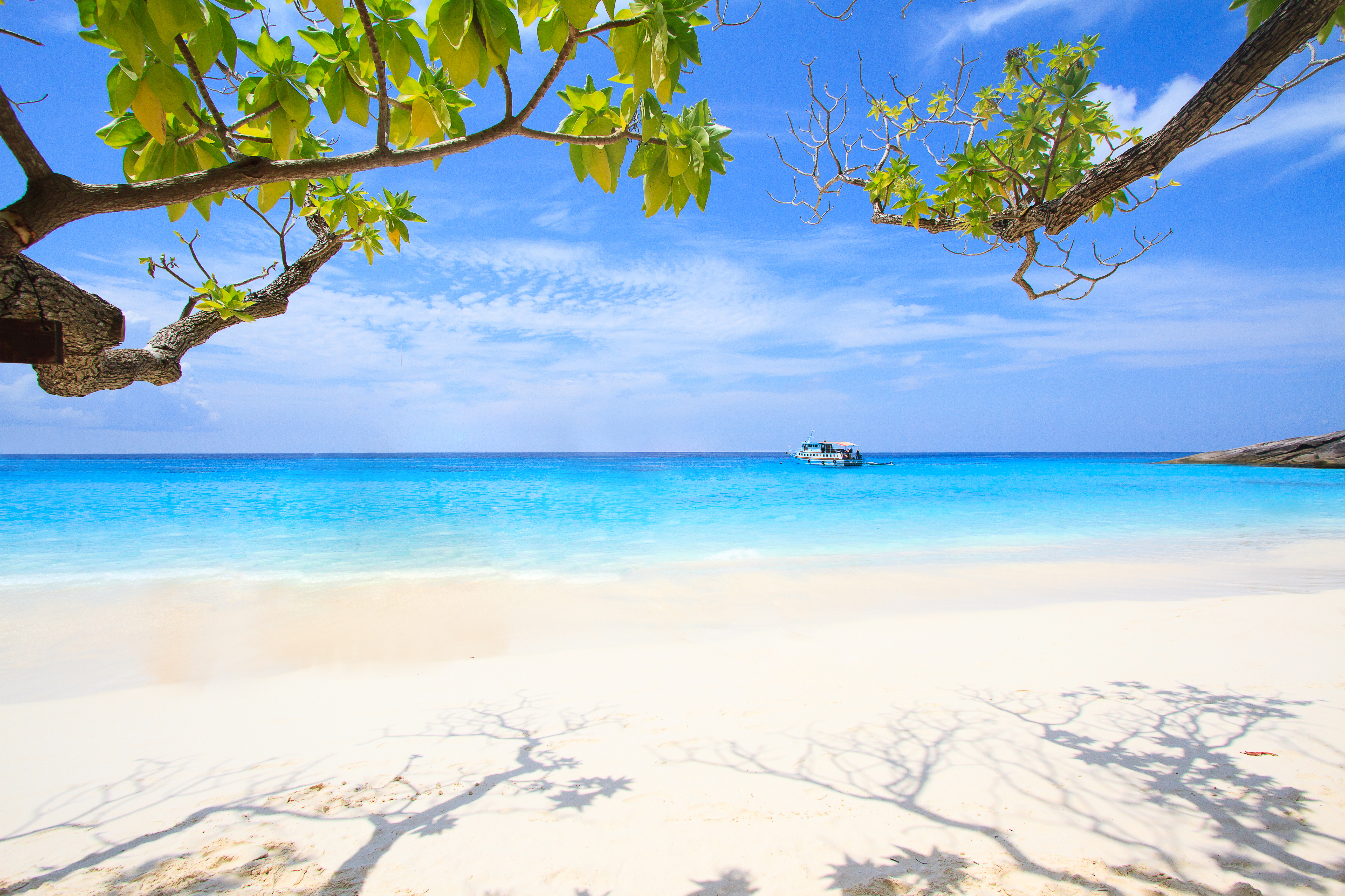 shutterstock_377907184 beautiful similan island.jpg