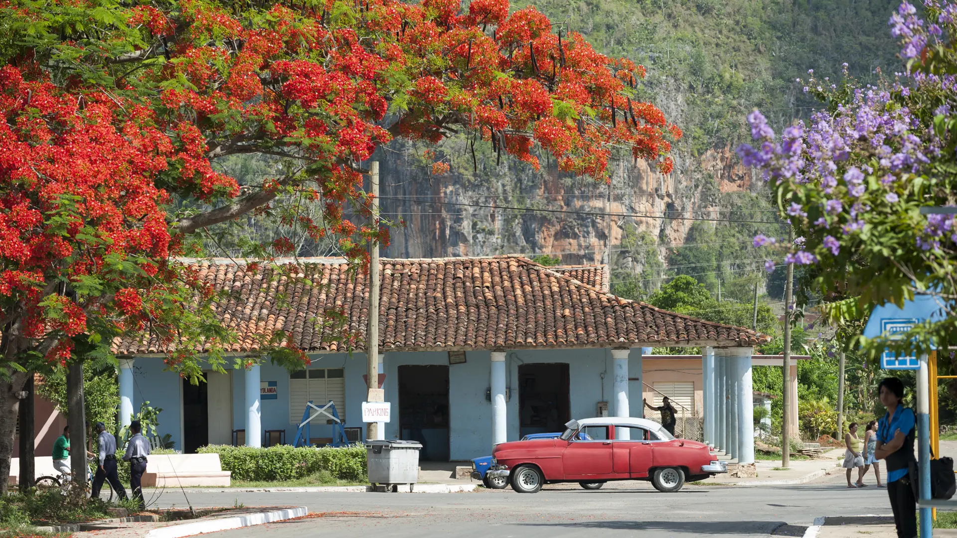 shutterstock_301205285 Vinales -Small town.jpg