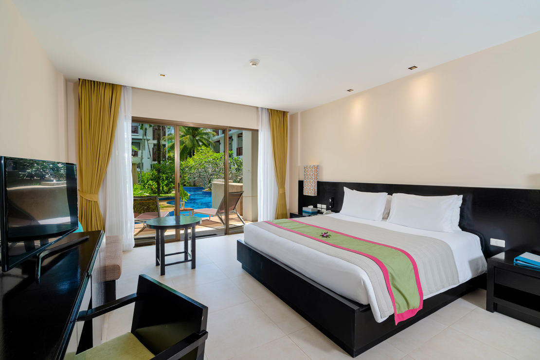 Pool Access Room - 01.jpg (1)
