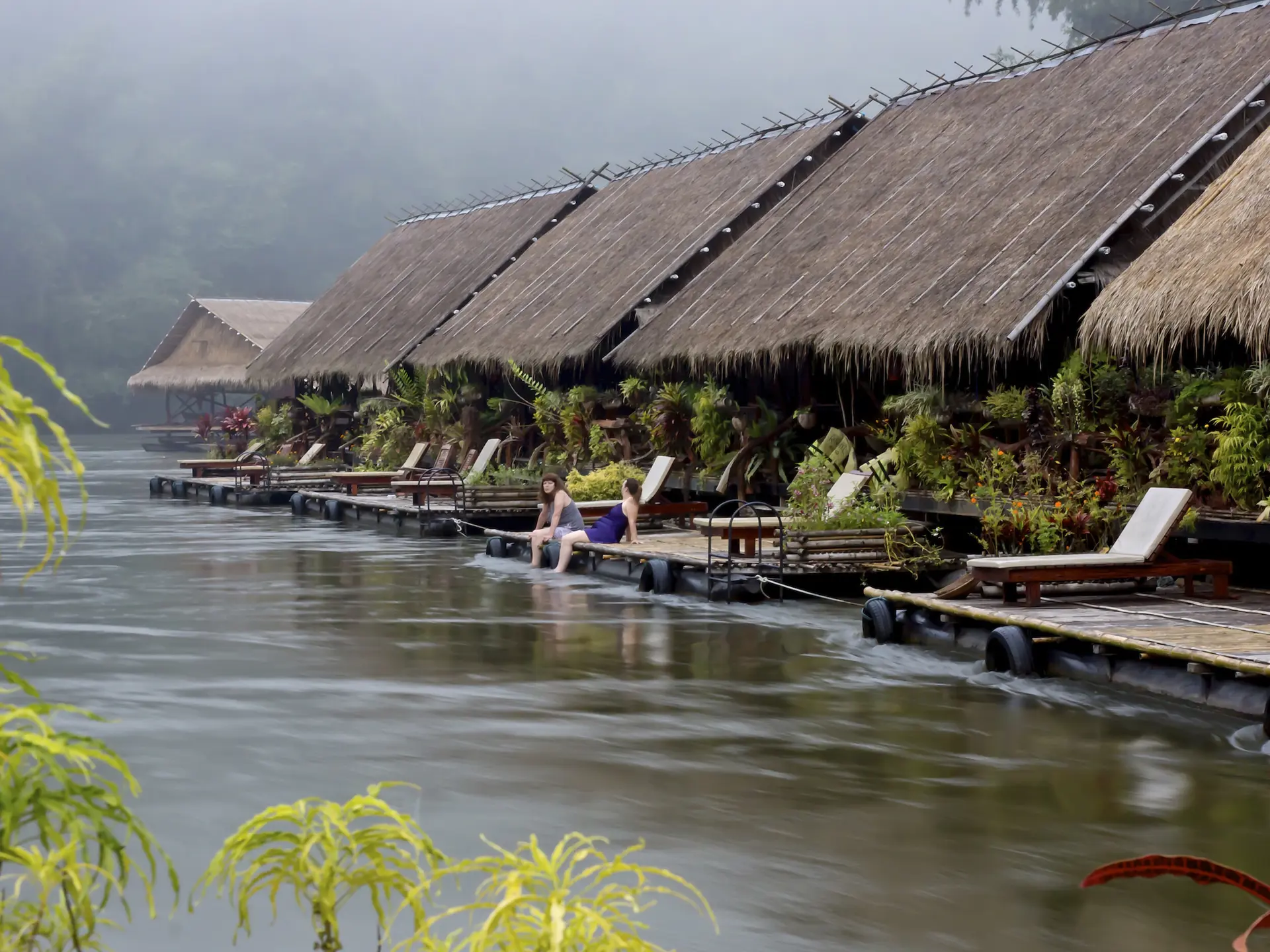 6floating-riverkwaijungleraftshotel-kanchanaburi-thailand.jpg