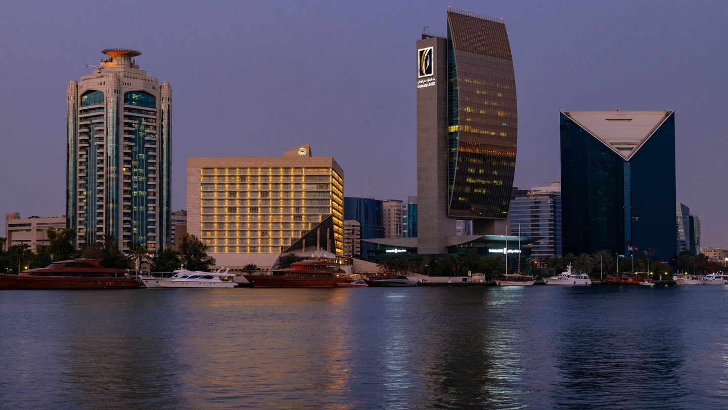 Dxbsi Exterior 7302 Hor Wide