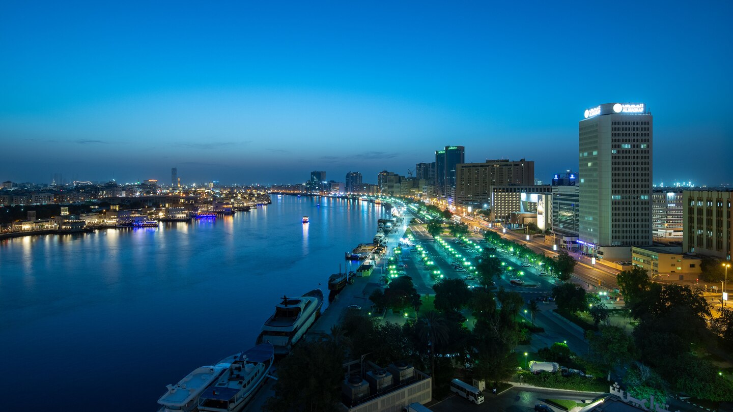 Dxbsi Guestroom Cityview 9281 Hor Wide