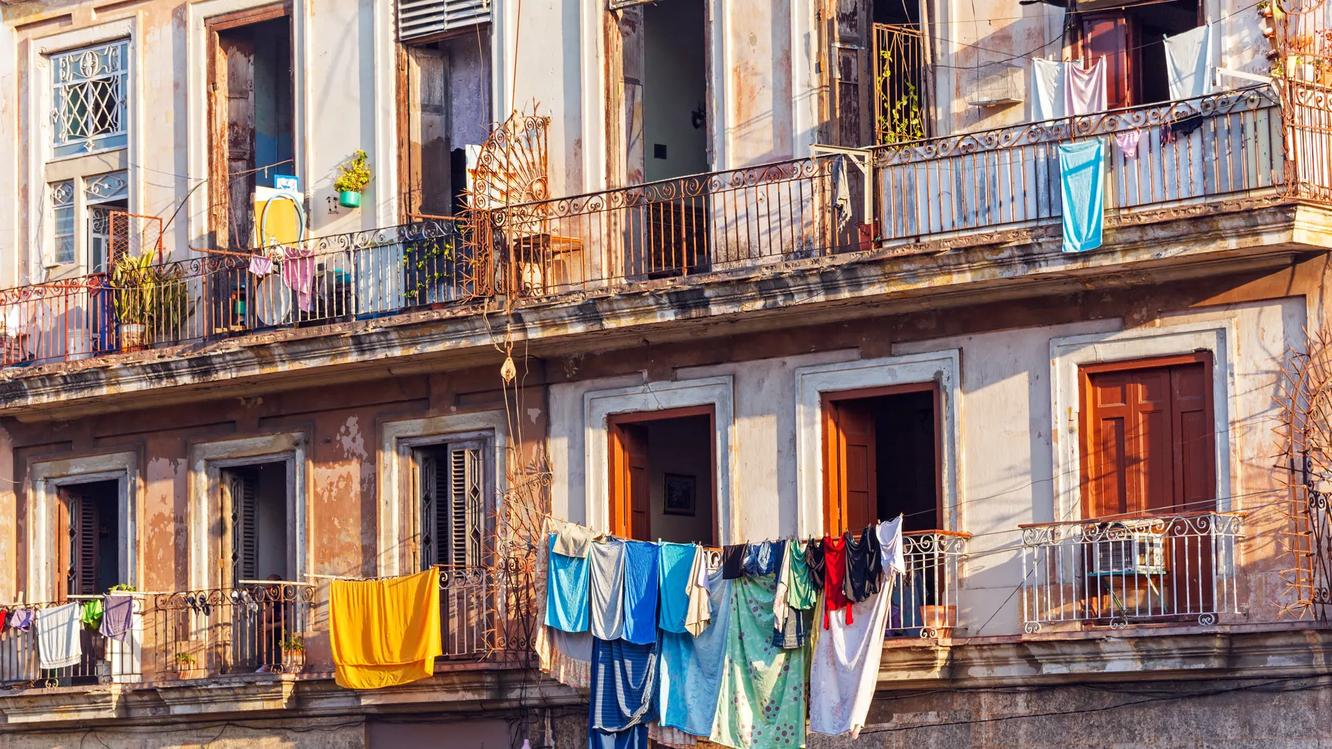 shutterstock_316014776 Fresh laundry on the balcony of old home, Havana, Cuba.jpg