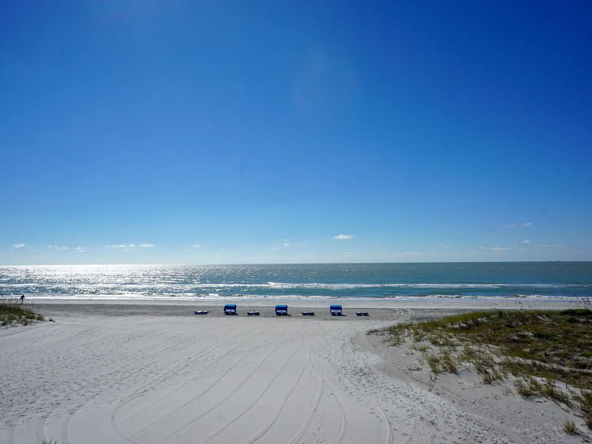 Barefoot Beach Club (1)