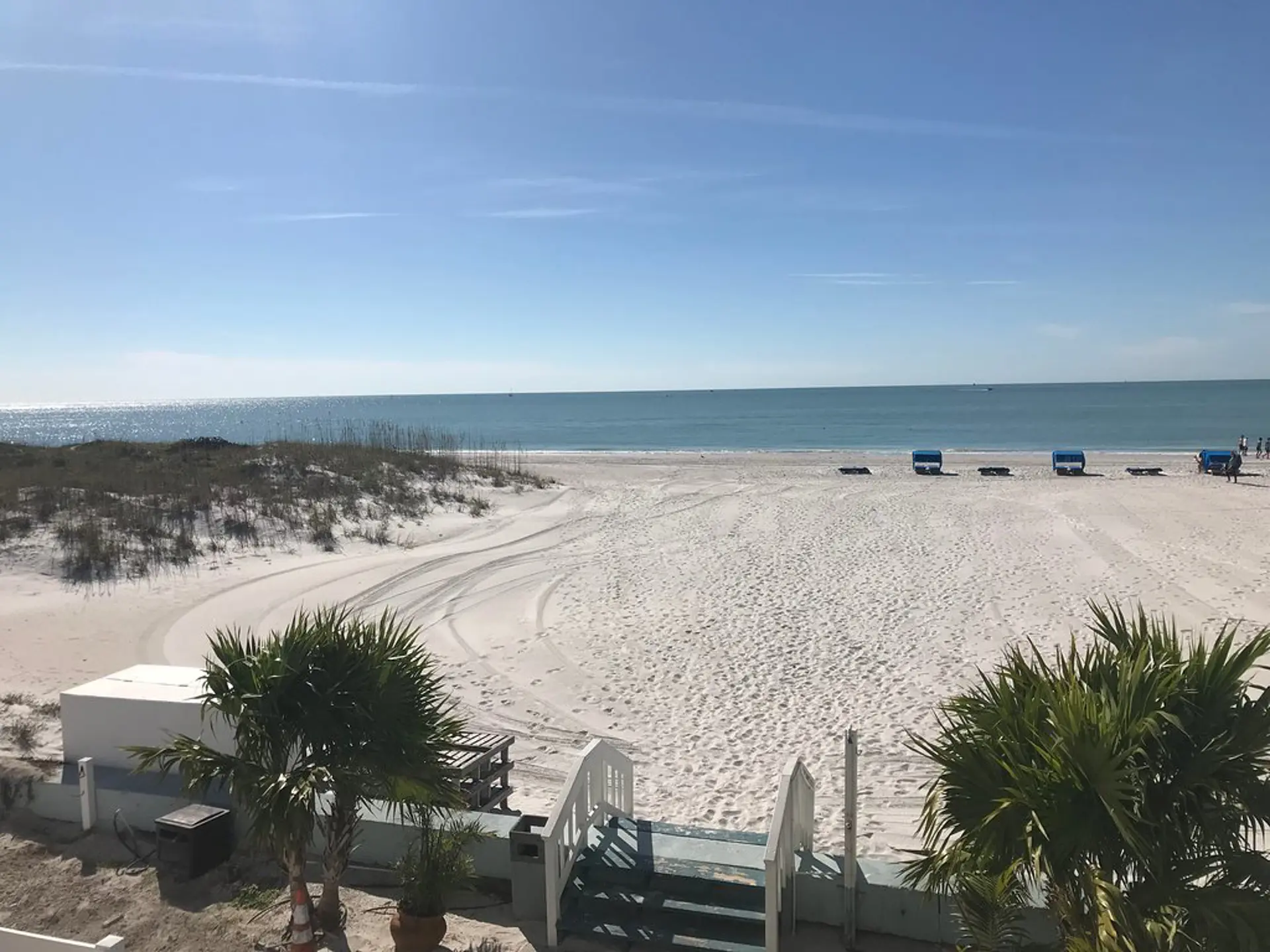 Barefoot Beach Club (2)