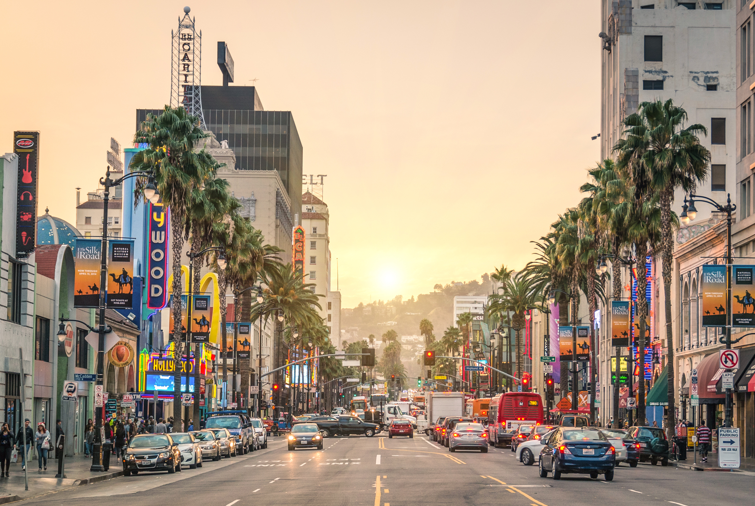 shutterstock_186048416 LOS ANGELES - DECEMBER 18, 2013 View of Hollywood Boulevard..jpg