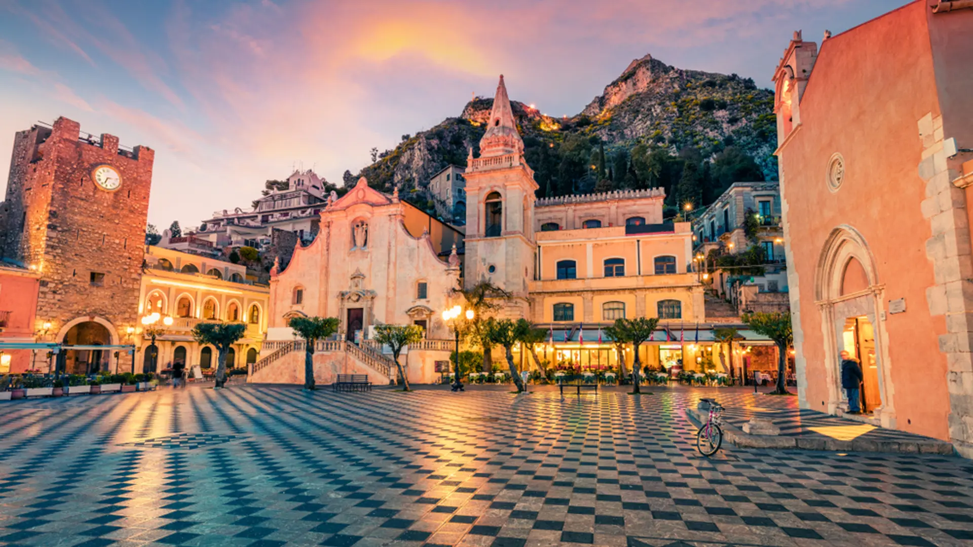 Taormina kan I nå med lokalbussen på 10 min