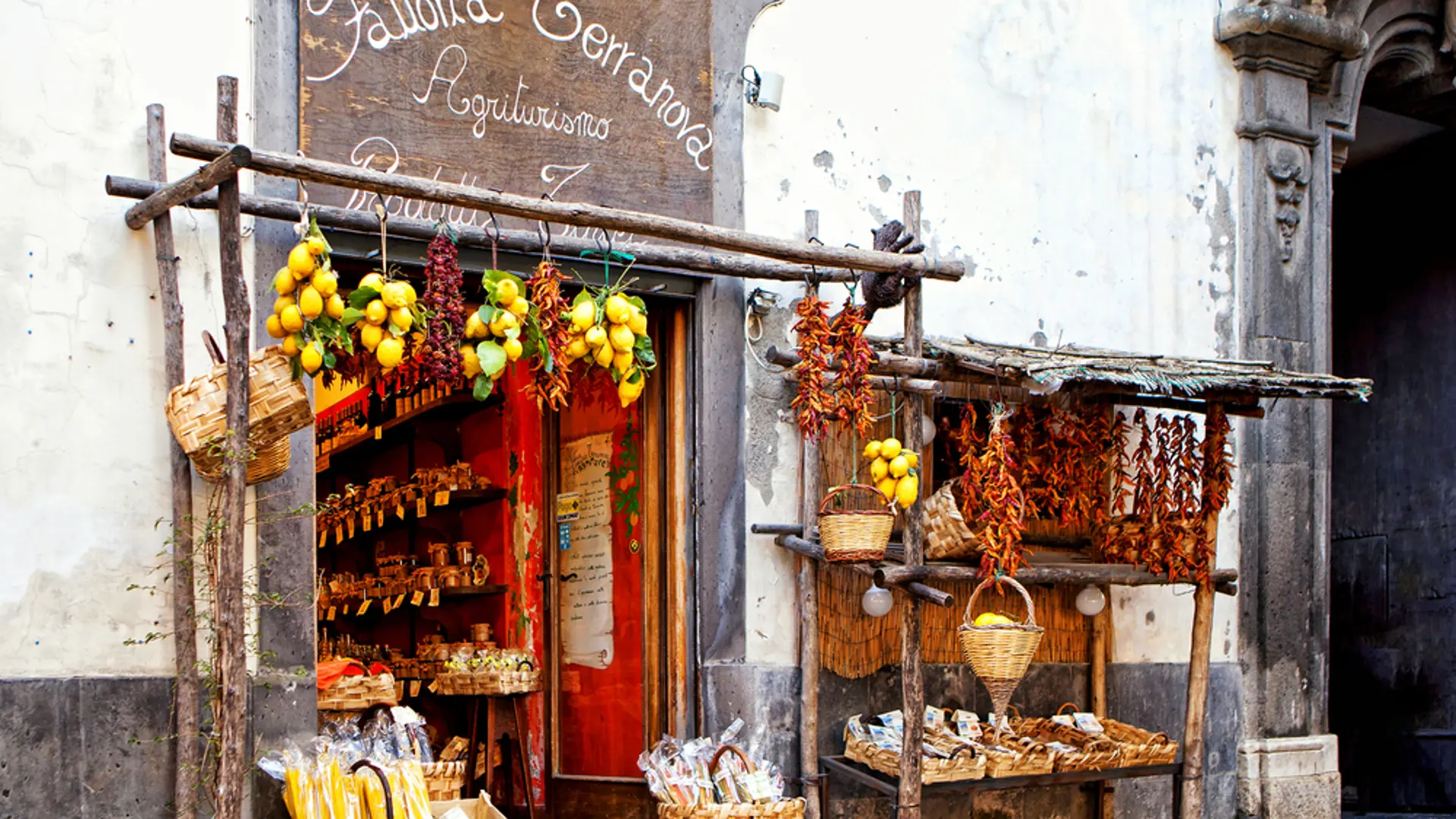 Shutterstock 571087660