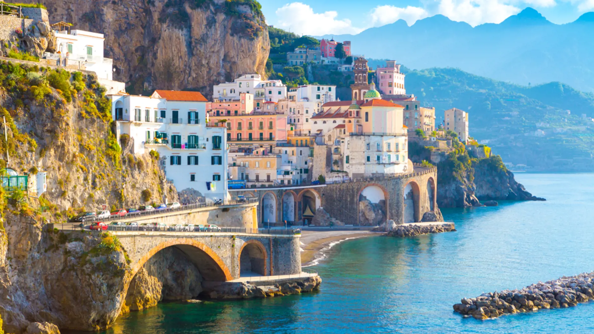 Resan börjar på Amalfikusten, som utstrålar italiensk charm
