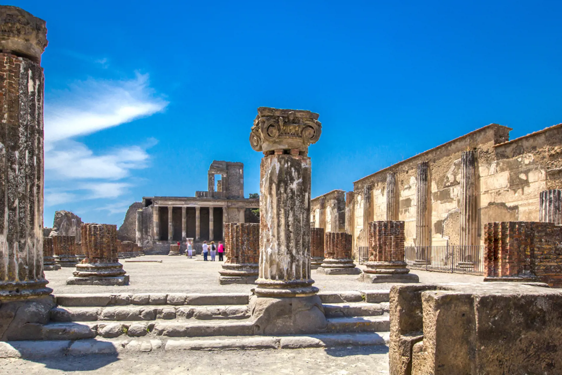Besök ruinerna av den antika romerska staden Pompeji