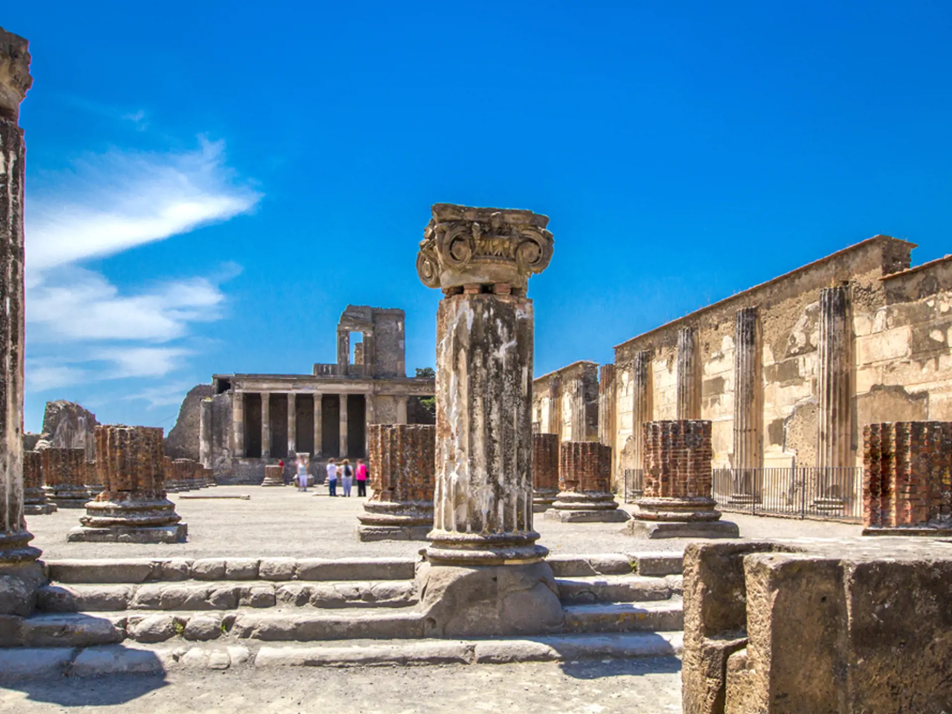 Besök ruinerna av den antika romerska staden Pompeji