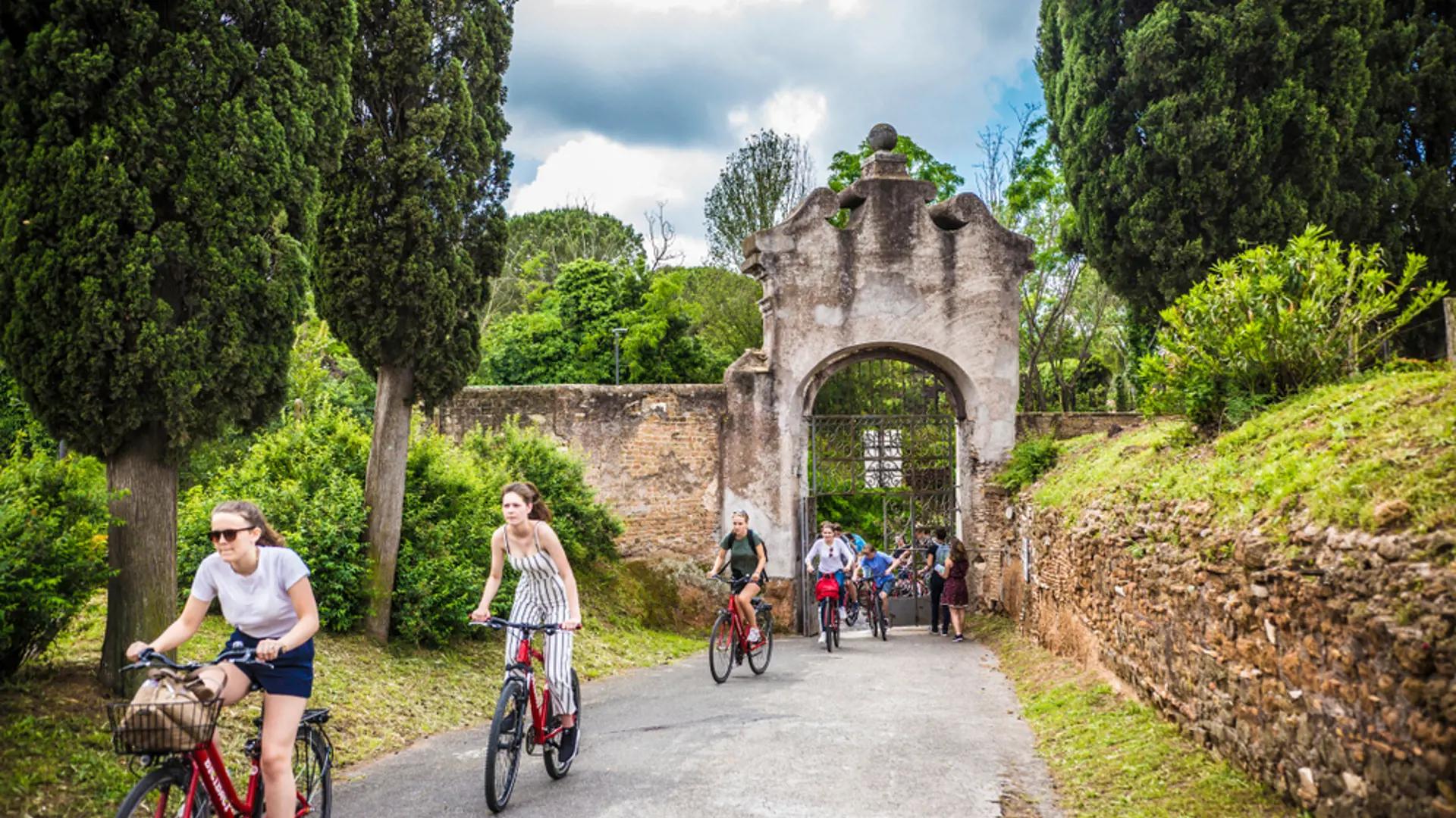 Ta en cykeltur längs Via Appia Antica med eller utan guide