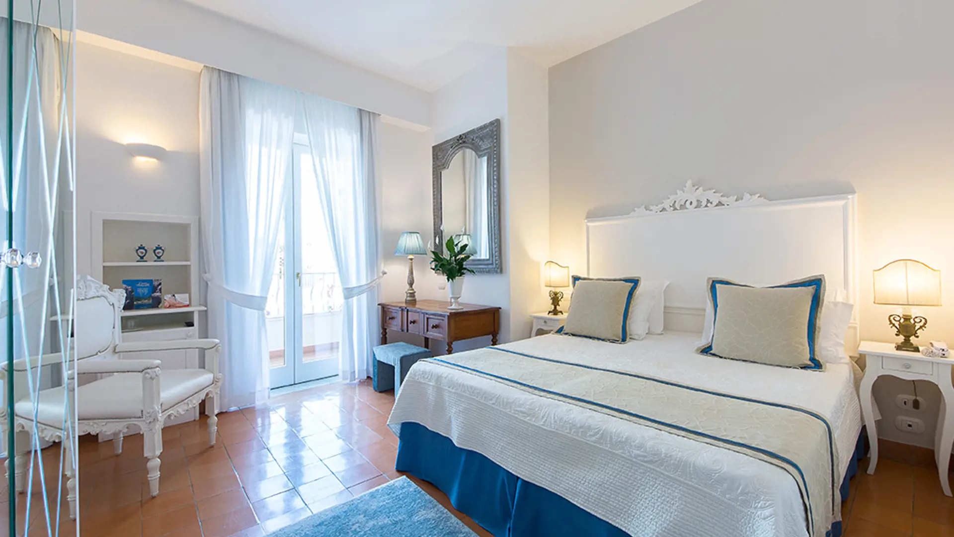 Det finns vackra rum på det 4-stjärniga Hotel Villa Romana