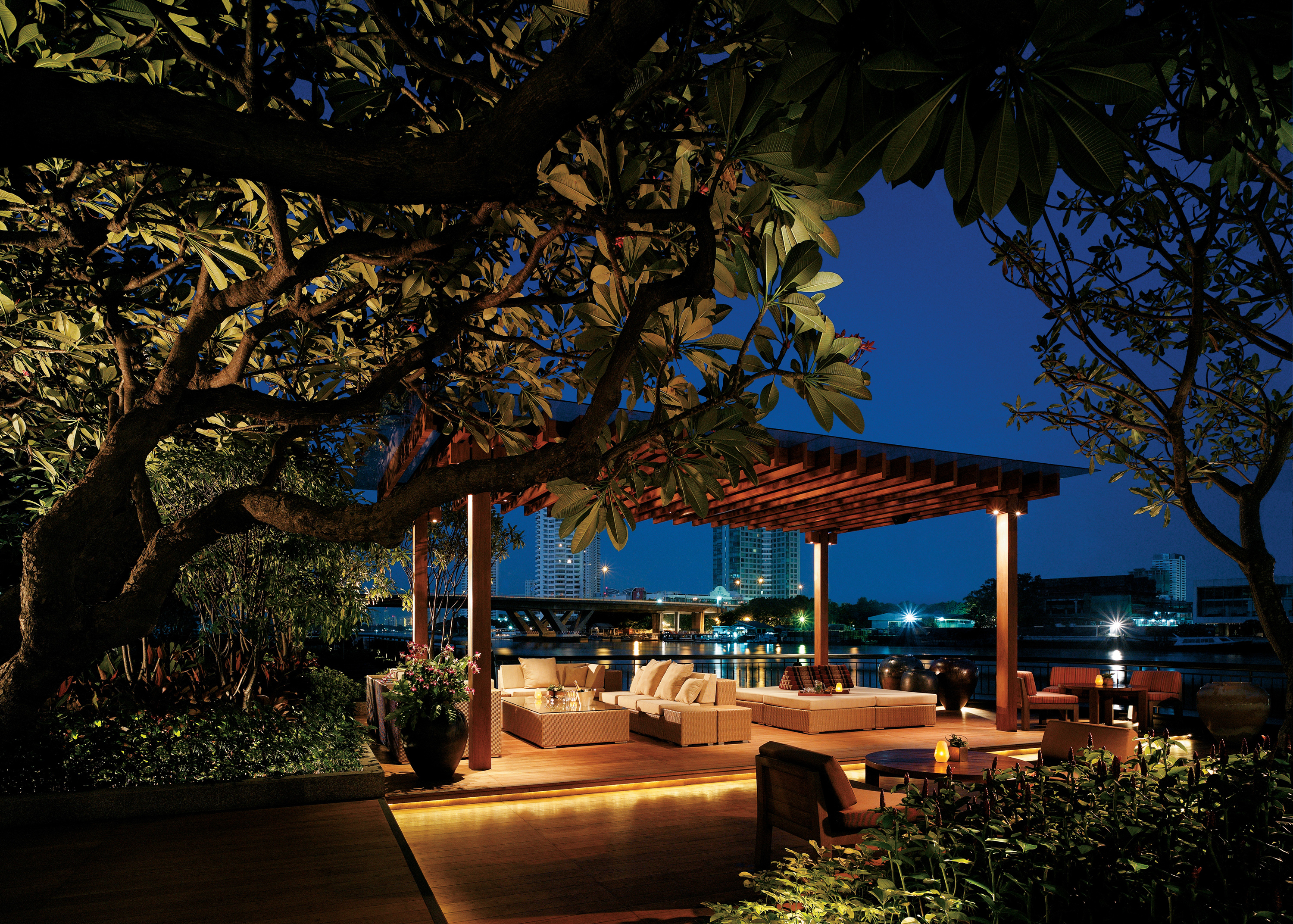 NEXT2 Cafe Upper Deck