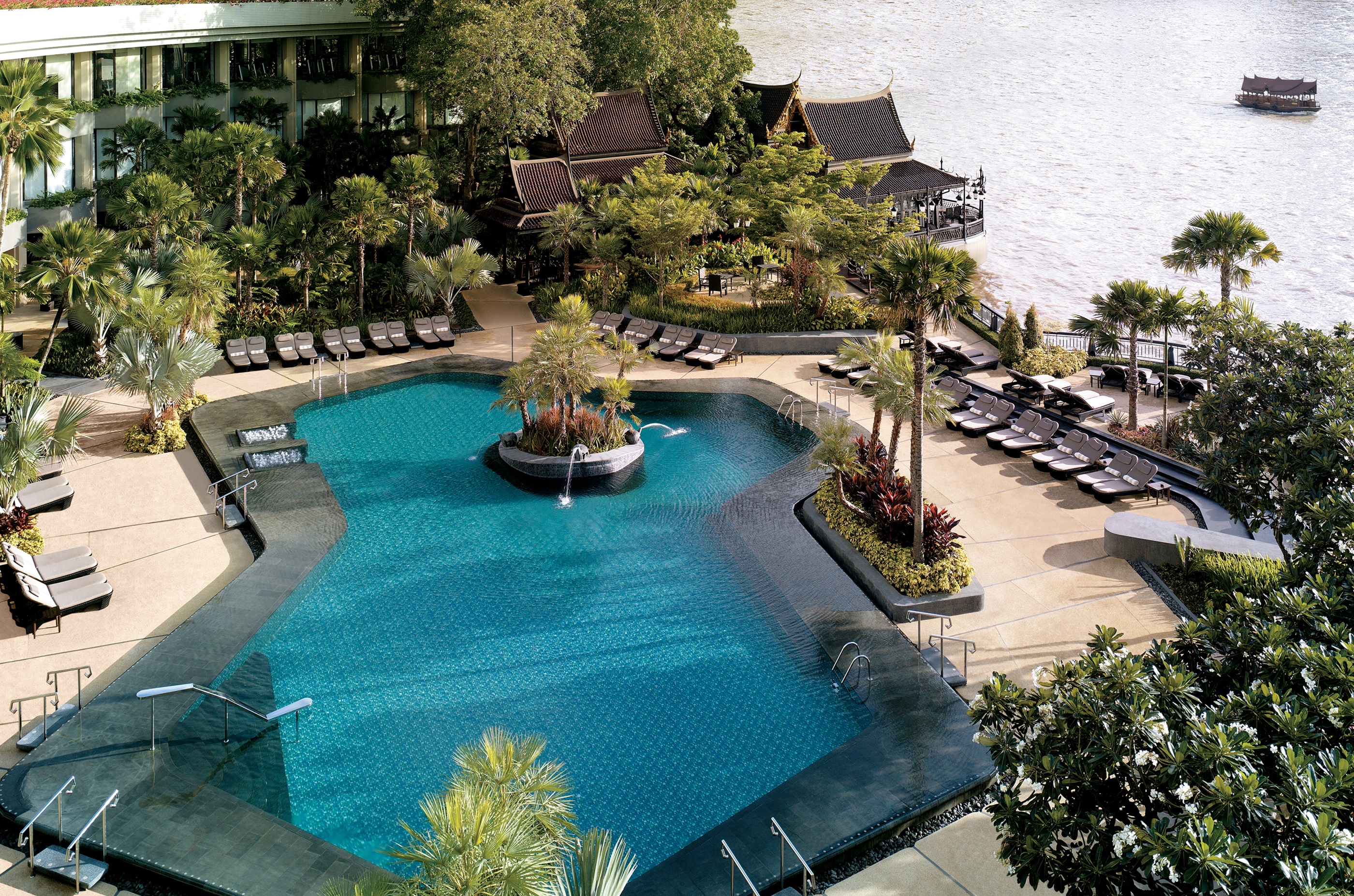 Swimming Pool Shangri La Wing 02
