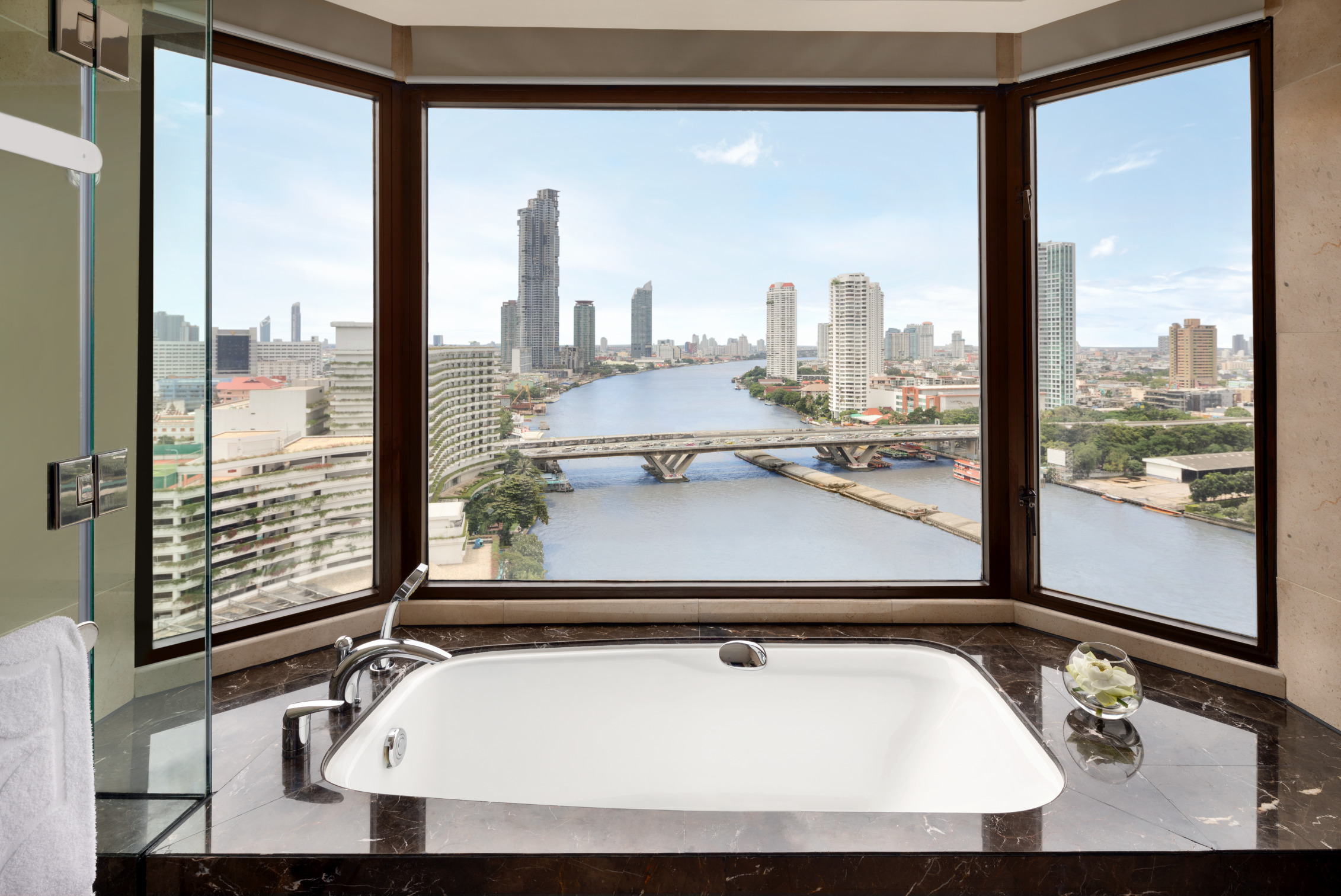 Slbk Deluxe Balcony King Bathroom