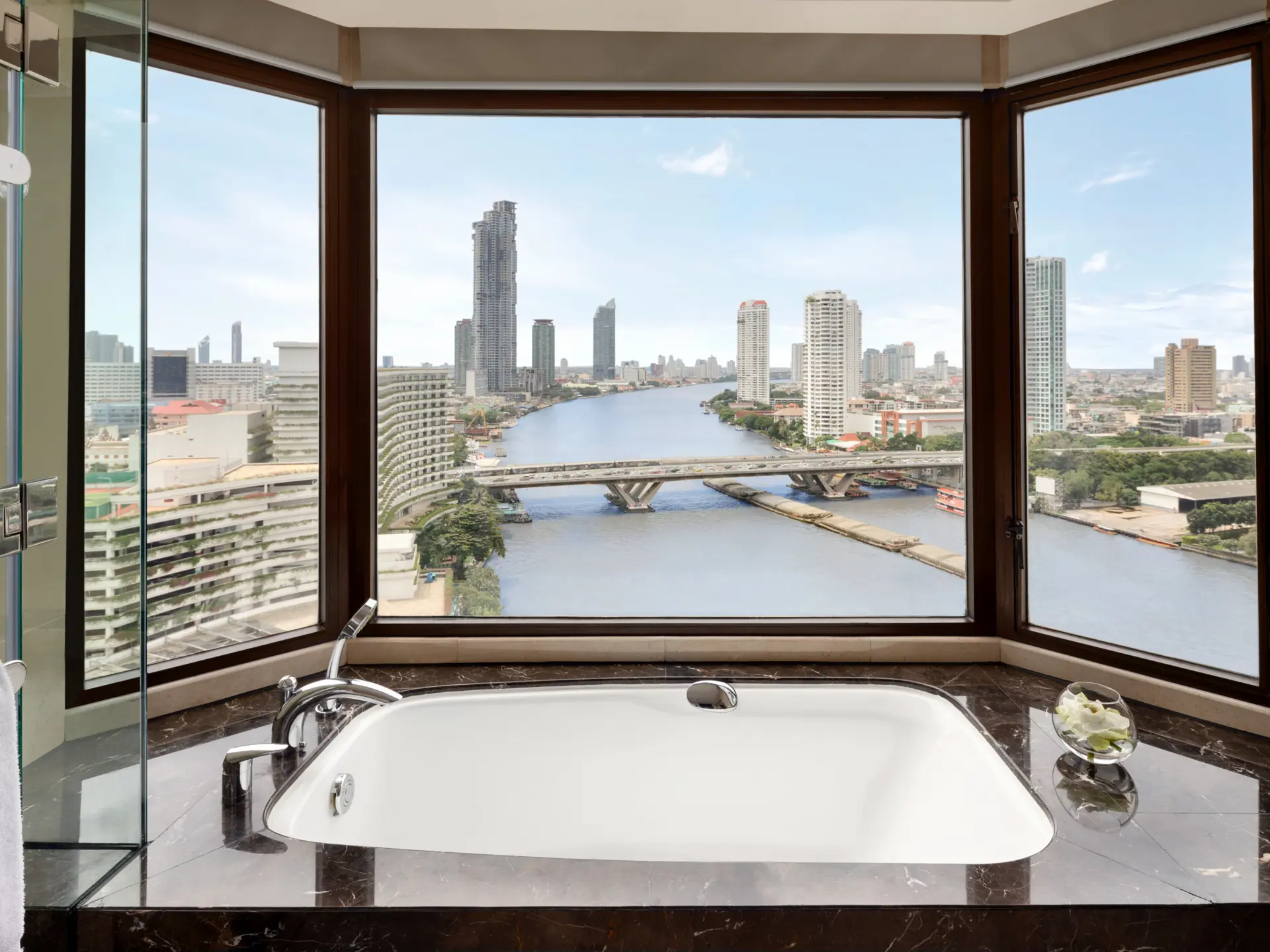 Slbk Deluxe Balcony King Bathroom