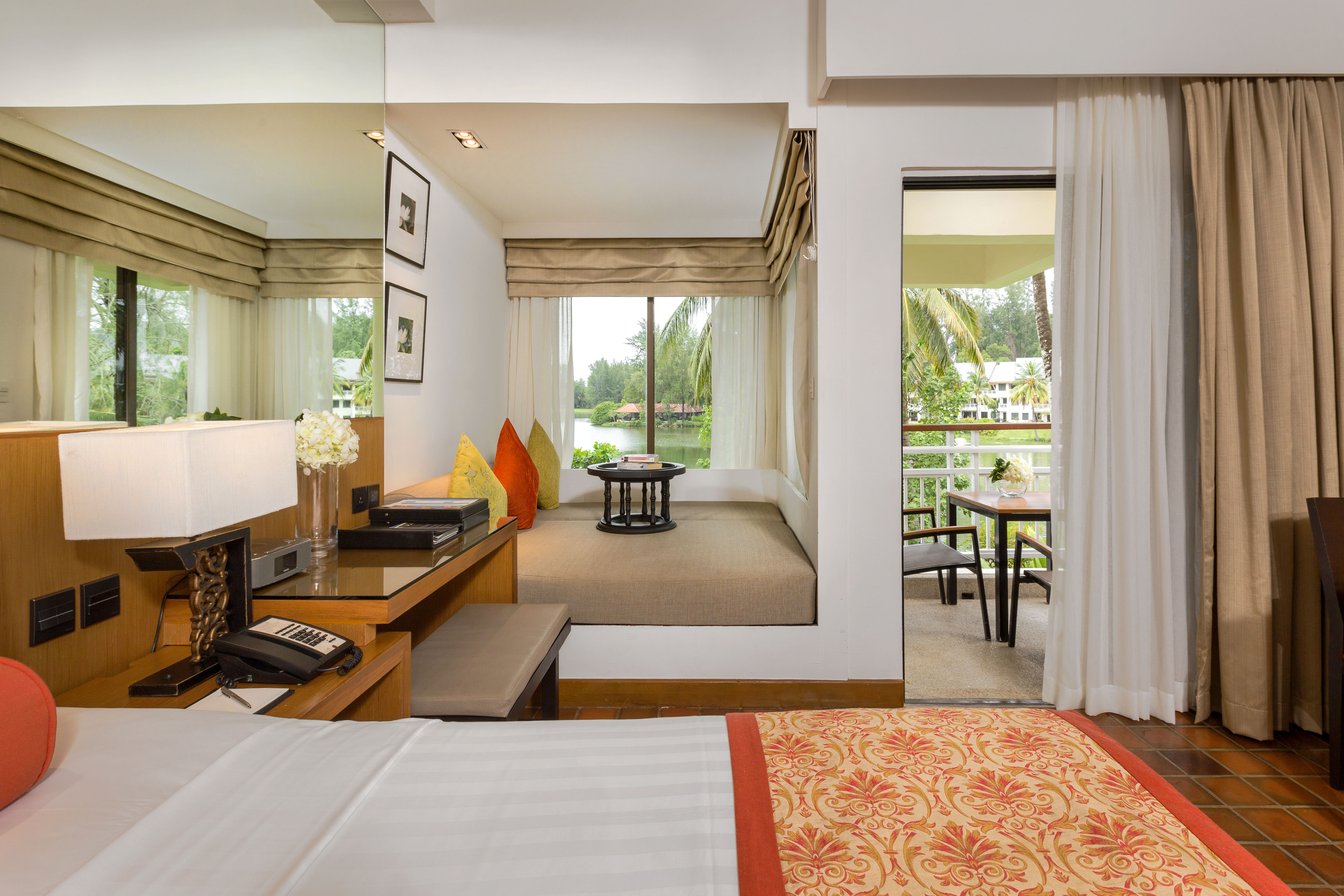 Lagoon View Oversized Daybed