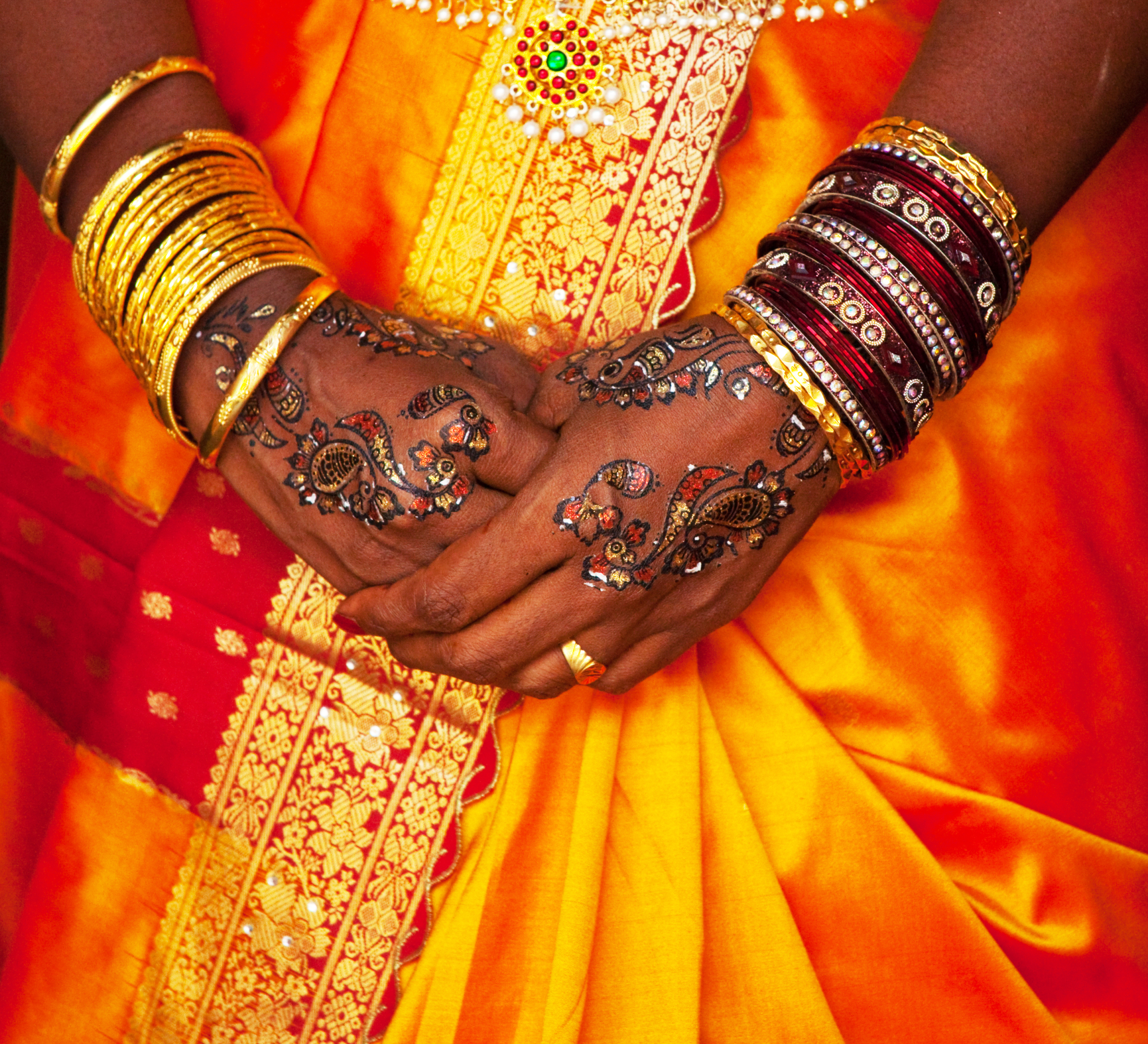 wedding pattern on hands.jpg