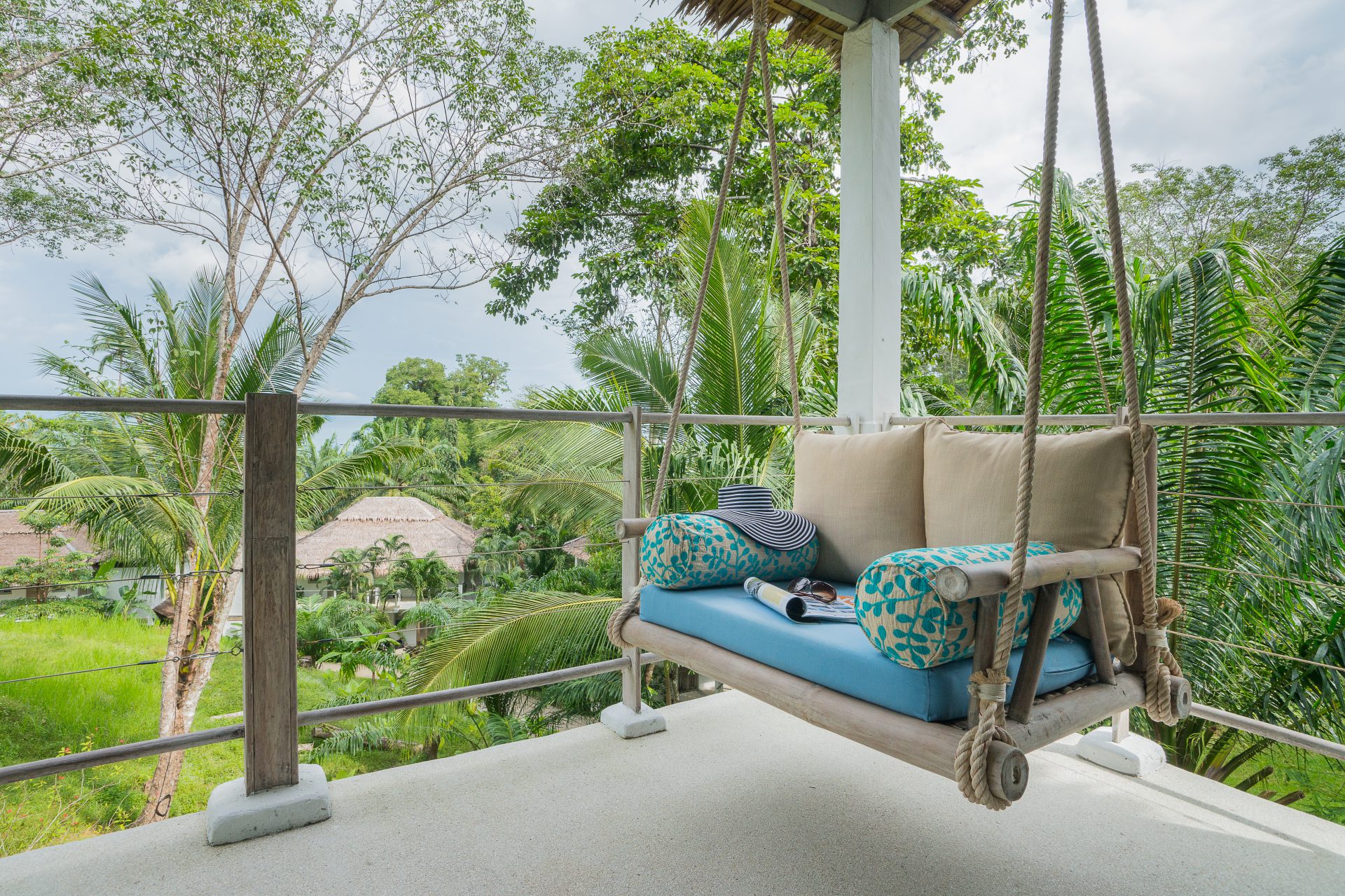 Alle værelser på Paradise Koh Yao har møbleret balkon