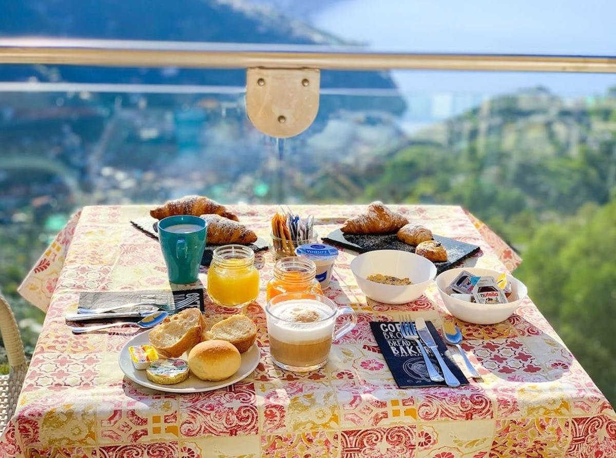 Frukost med utsikt på Hotel Bonadies i Ravello