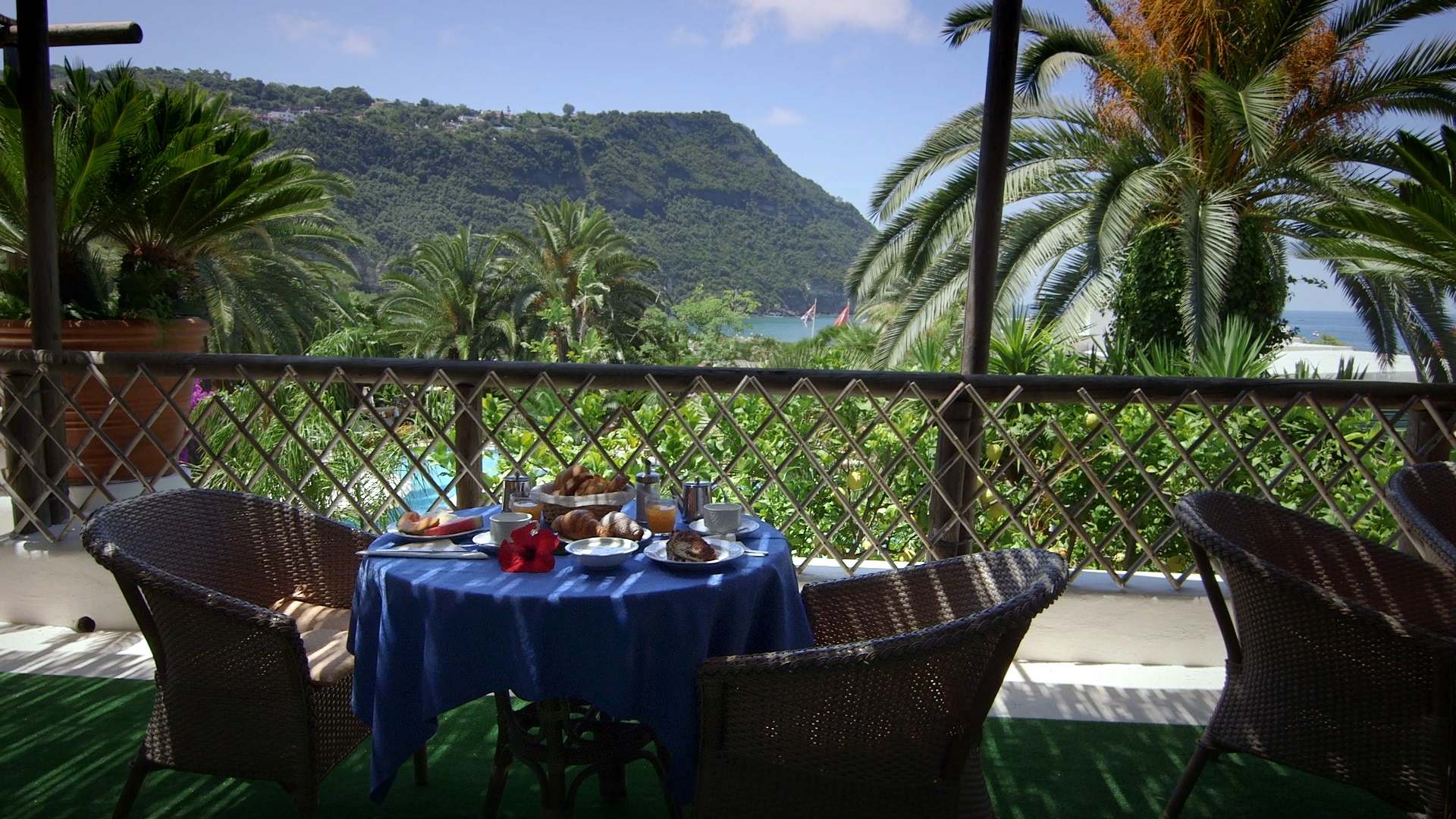 Semiramis kan också erbjuda rum med havsutsikt