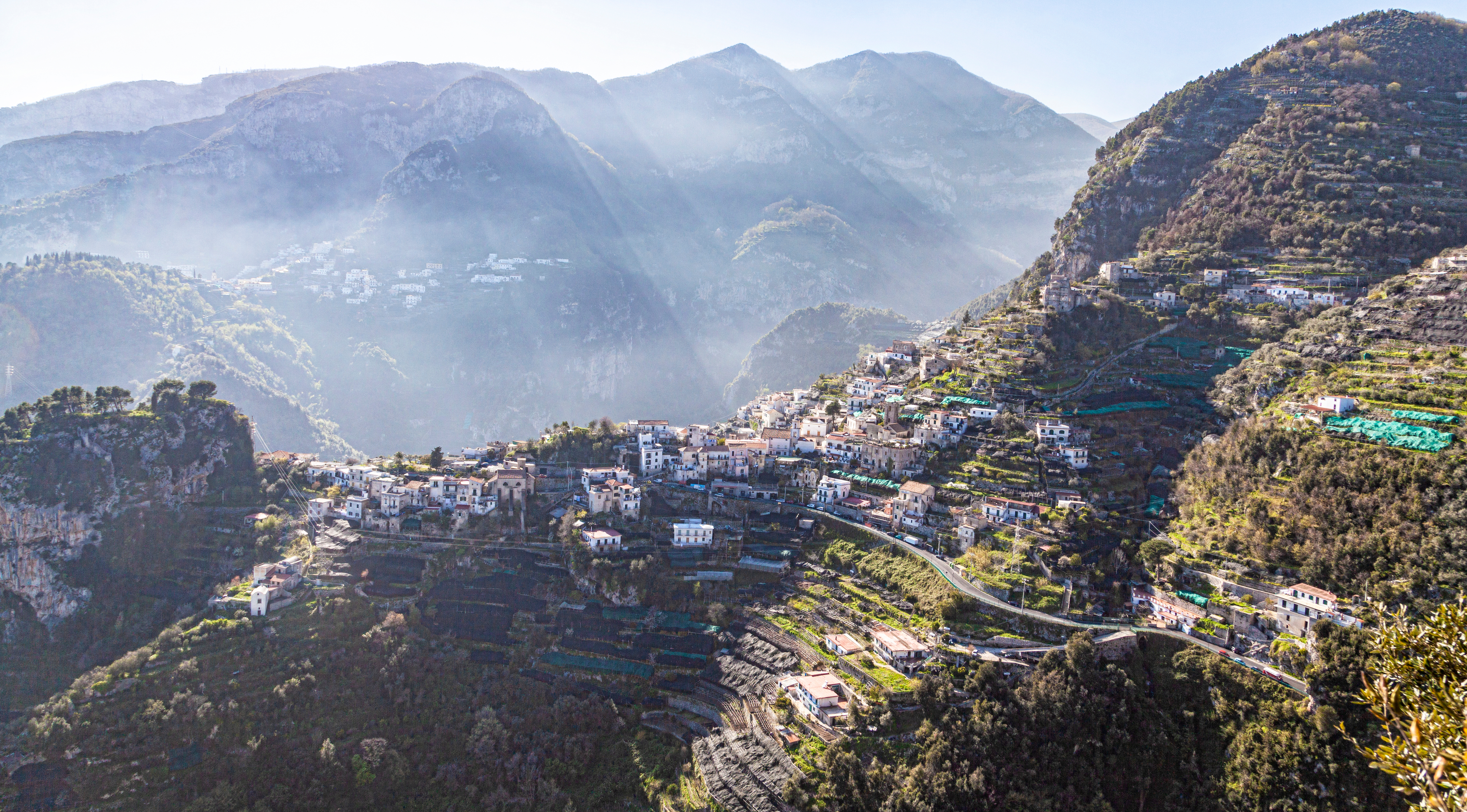 Ravello är omgivet av gamla odlingsterrasser