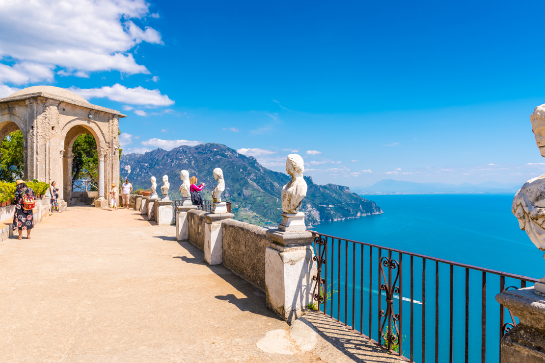 Terrassen vid utsiktsplatsen Belvedere i Ravello