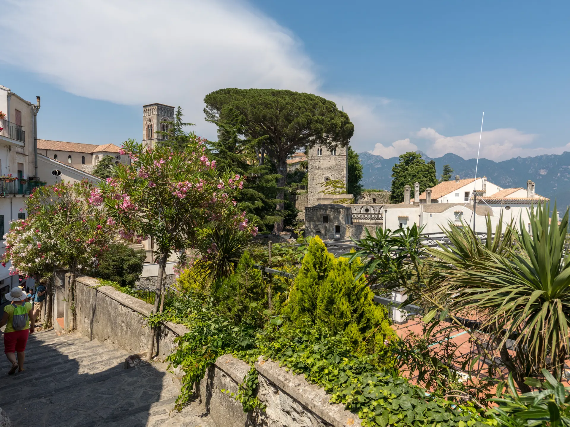 Den gamla medeltida staden Ravello är vacker och stämningsfull