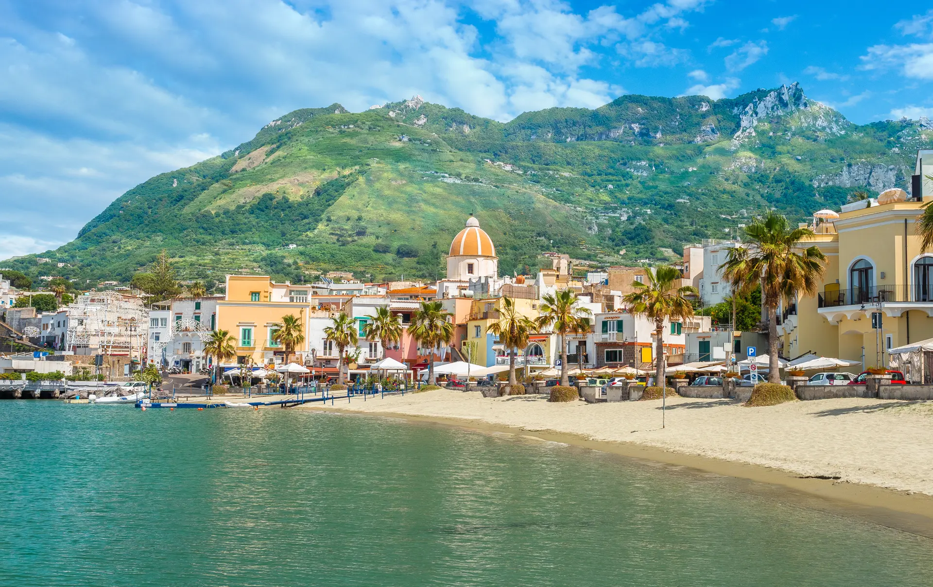 Shutterstock 1437936044