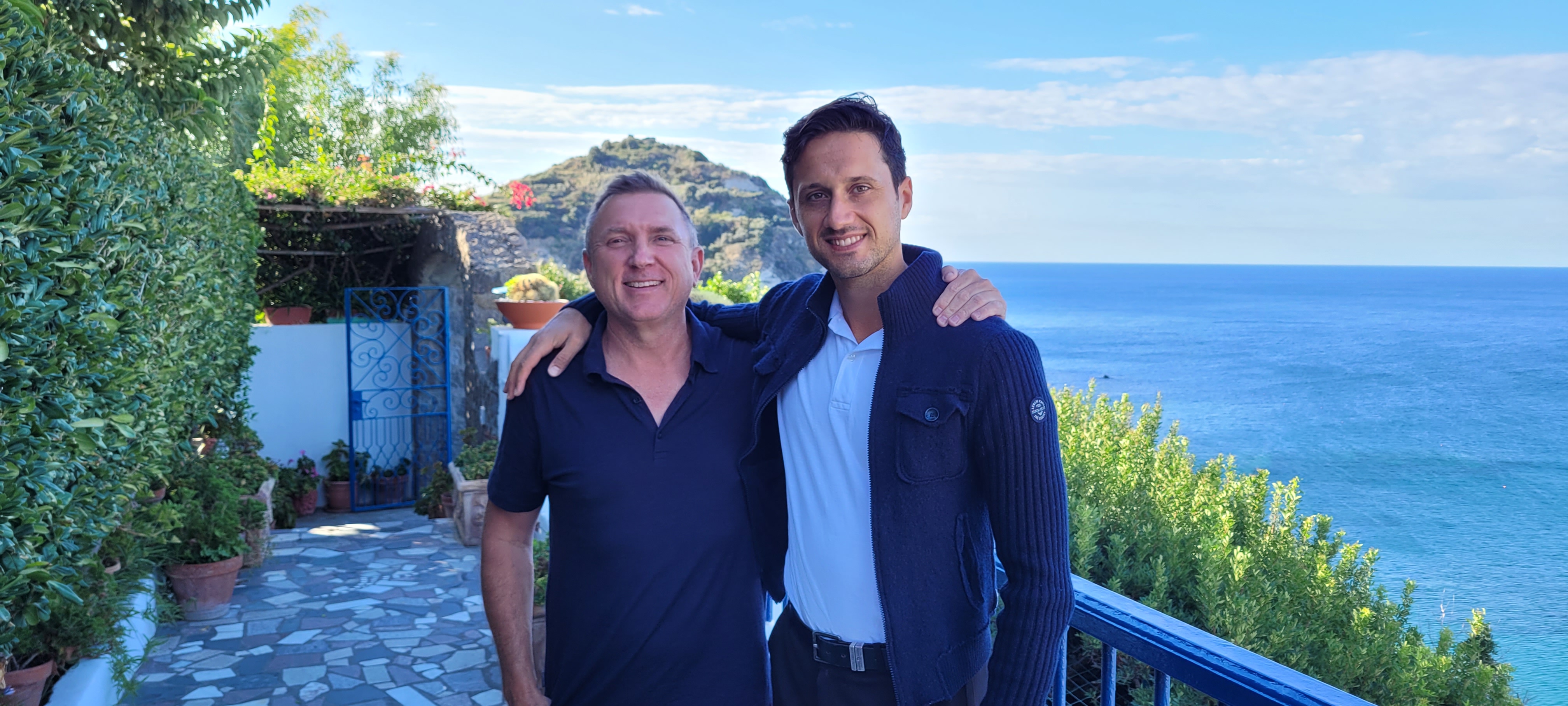 Gennaro är tredje generationen på Hotel Villa Maria. Här är han i sällskap med Henrik från CPT