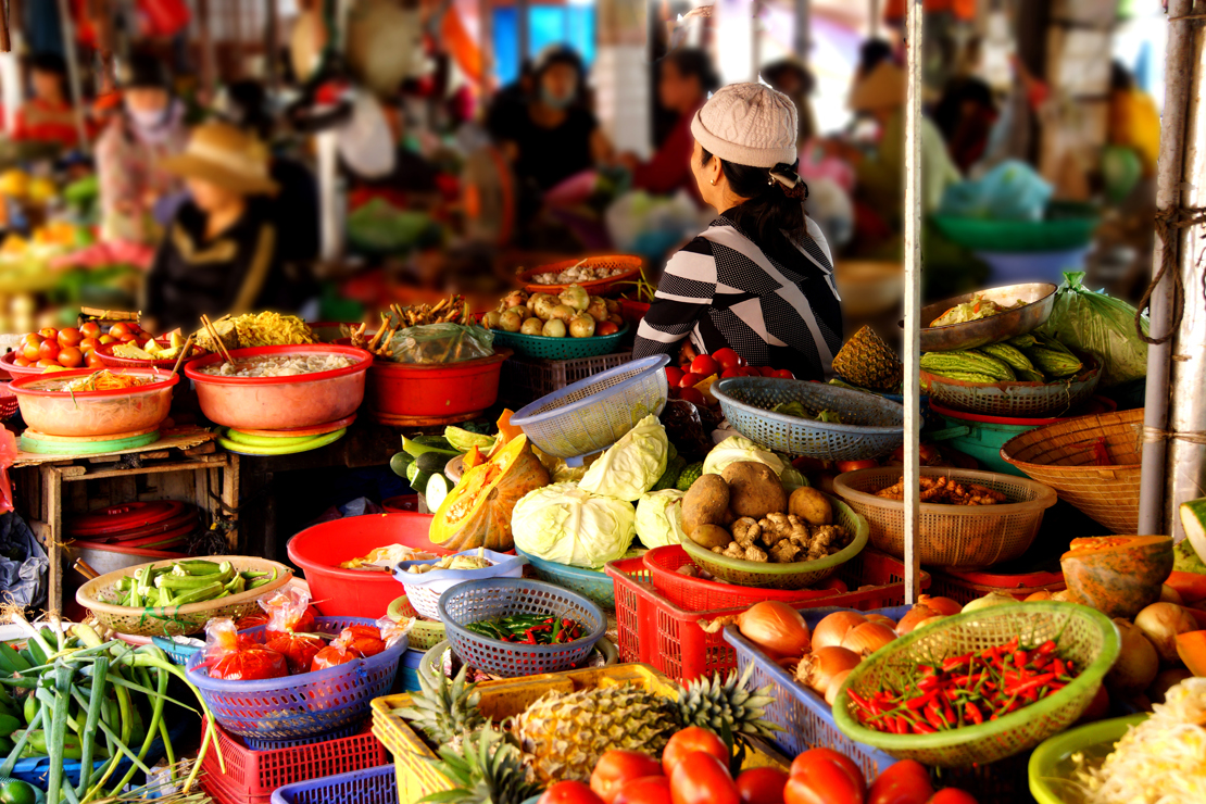 shutterstock_267351125 Colorful vegetables for sale at the Central Market of Hoi An, Vietnam.jpg