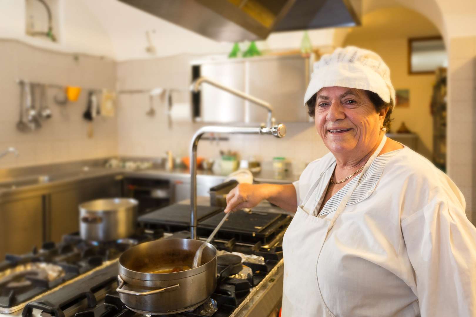 Det är Gennaros mamma och moster som sköter köket. Och de gör det BRA!