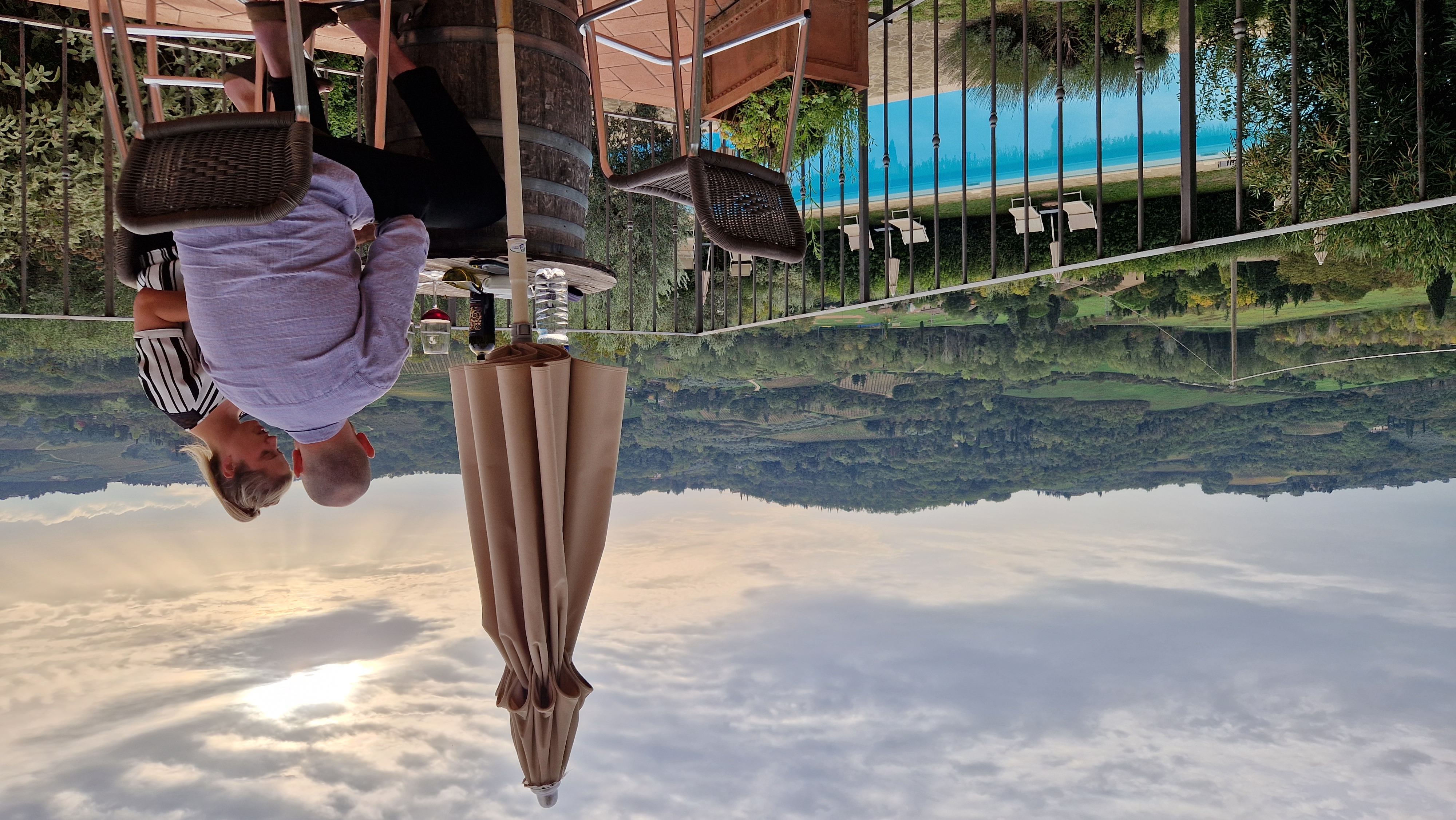 Hotellet har egen vinproduktion och du kan njuta av vinet med en härlig utsikt över landskapet.