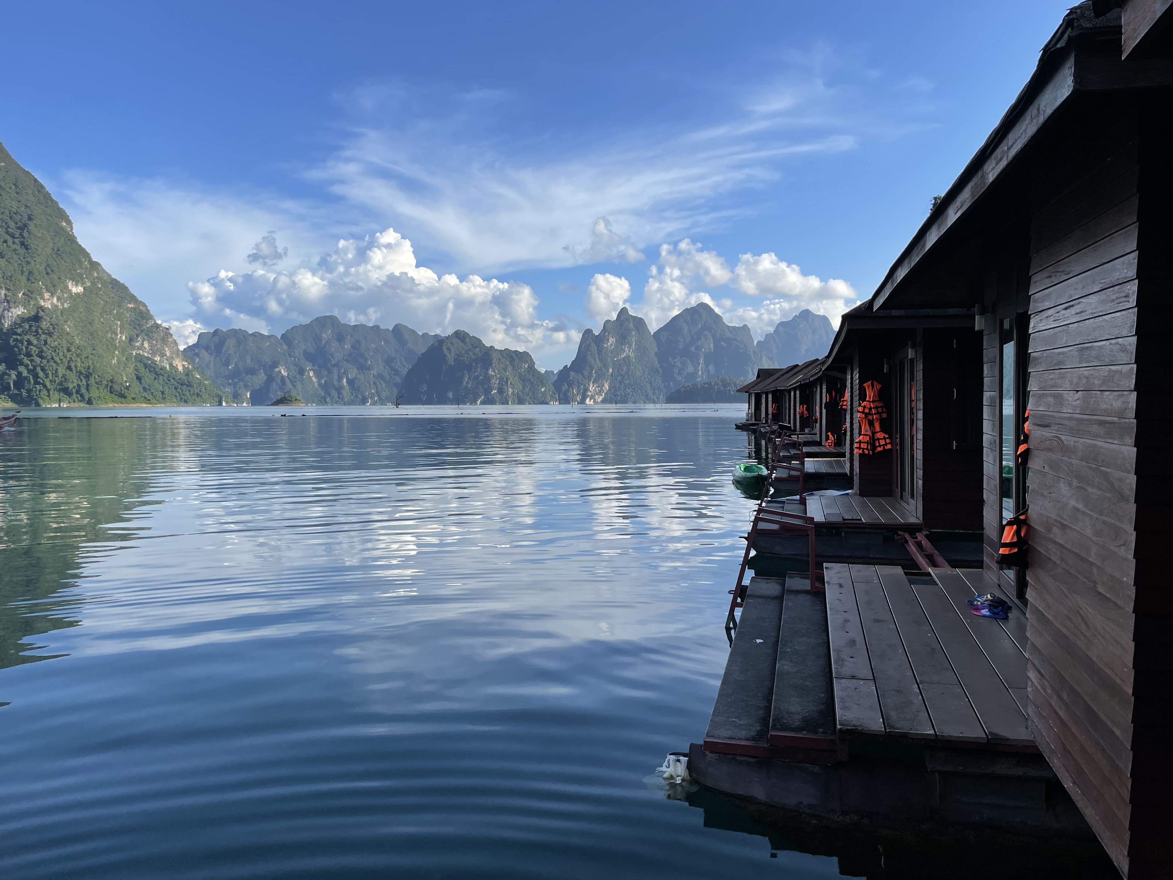 The Laguna Cheow Lan Lake (4)
