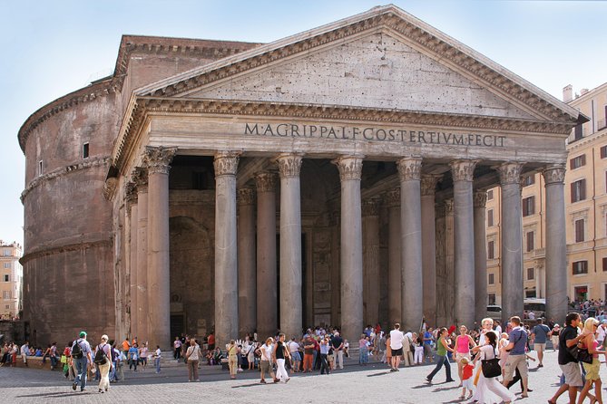 Pantheon i Rom med den ikoniske kuppel og søjler