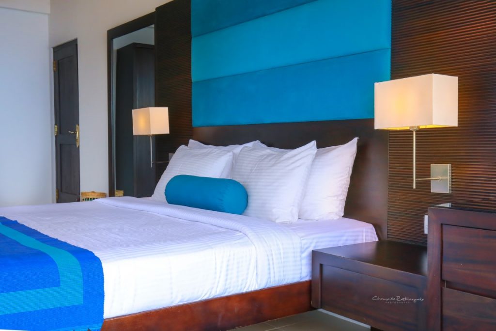 Mountain Heavens Room1