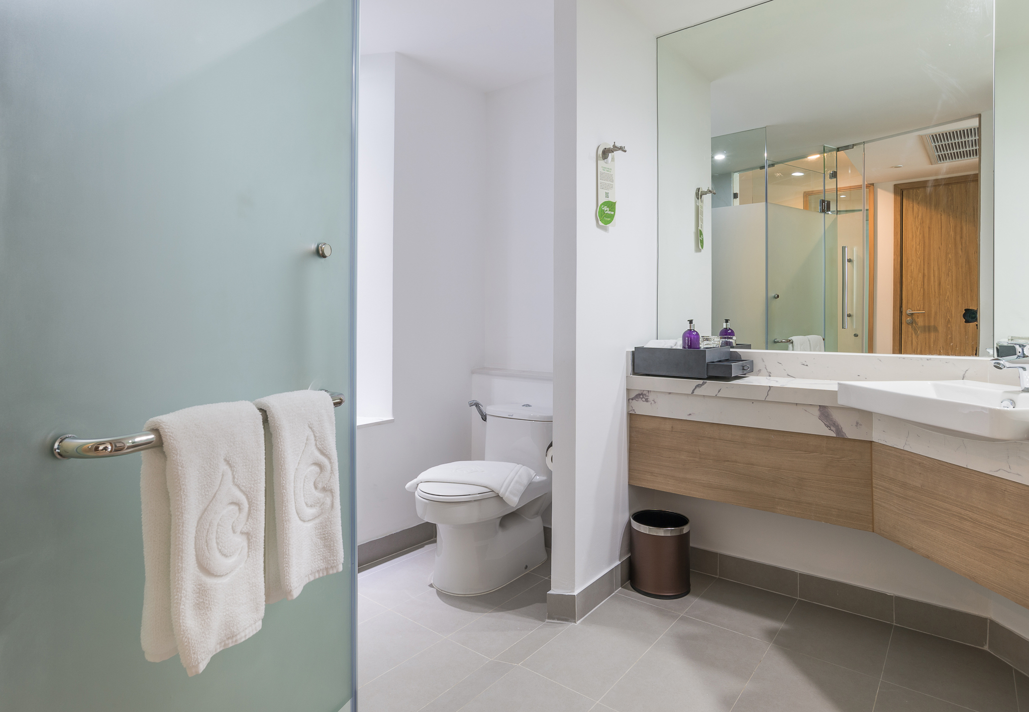 01 Cnk Deluxe Bathroom 04