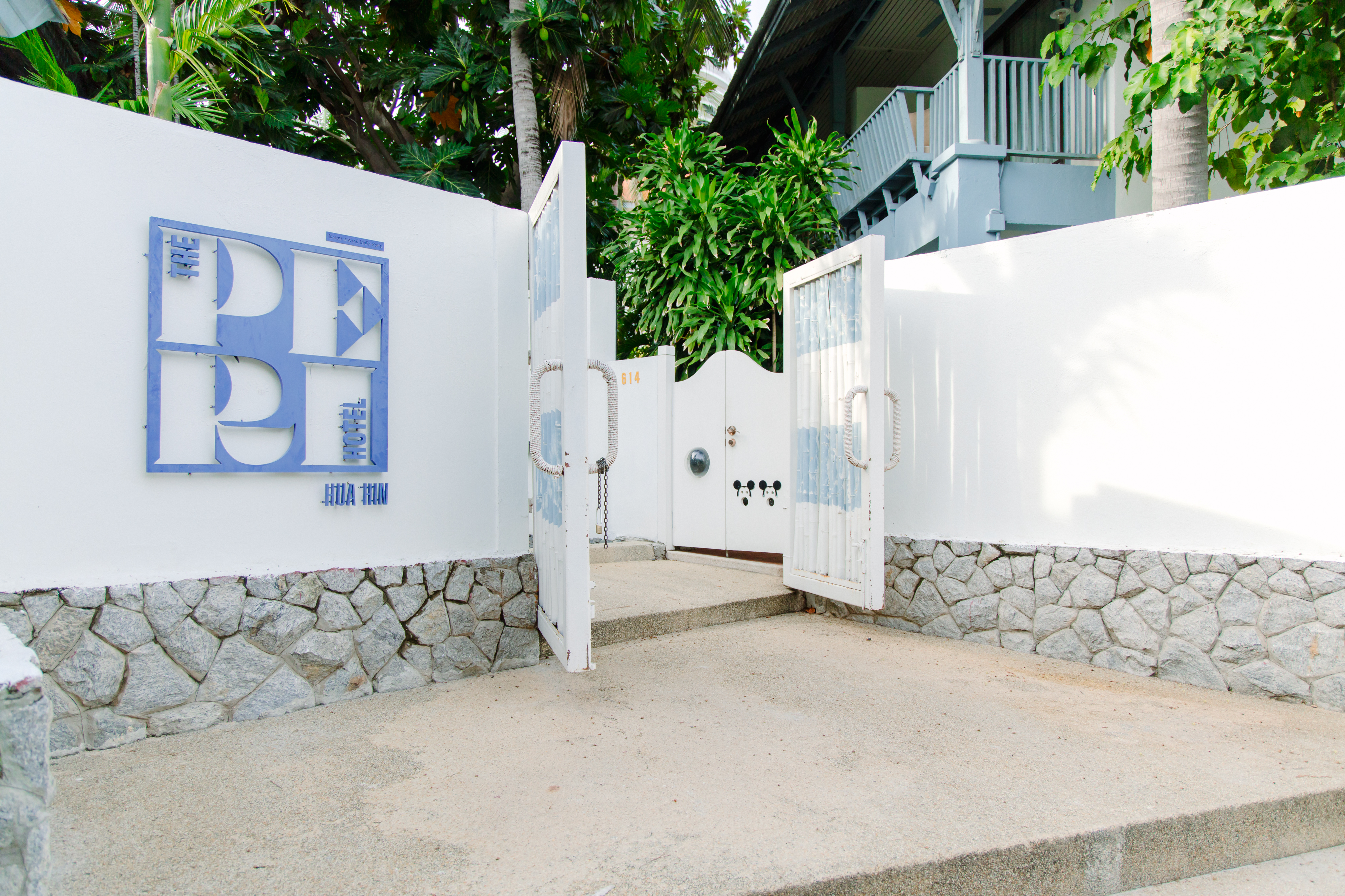 Peri Hua Hin Door To Beach (Walk 120 Metres To Beach)