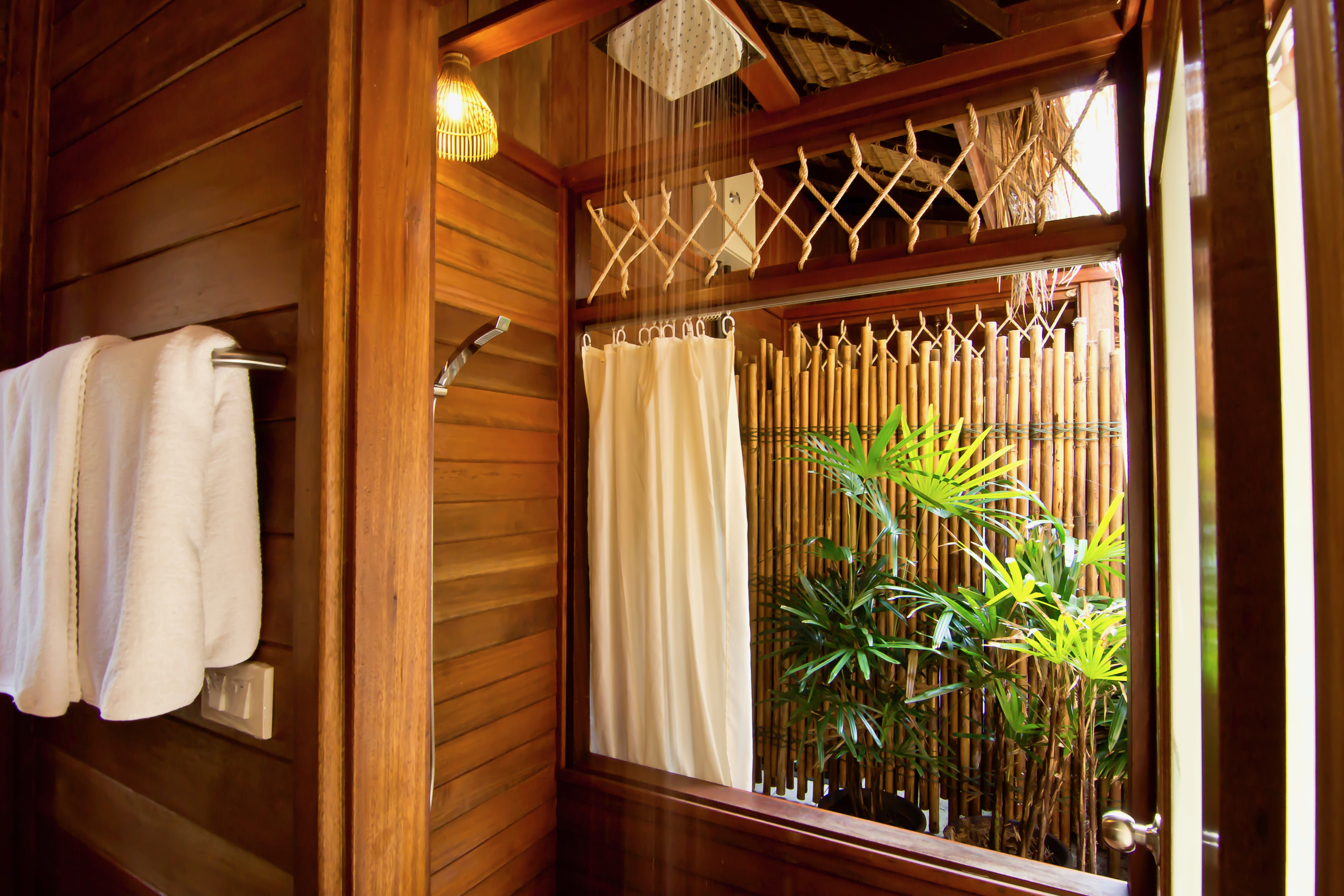 32Floathouse Kanchanaburi Hotel