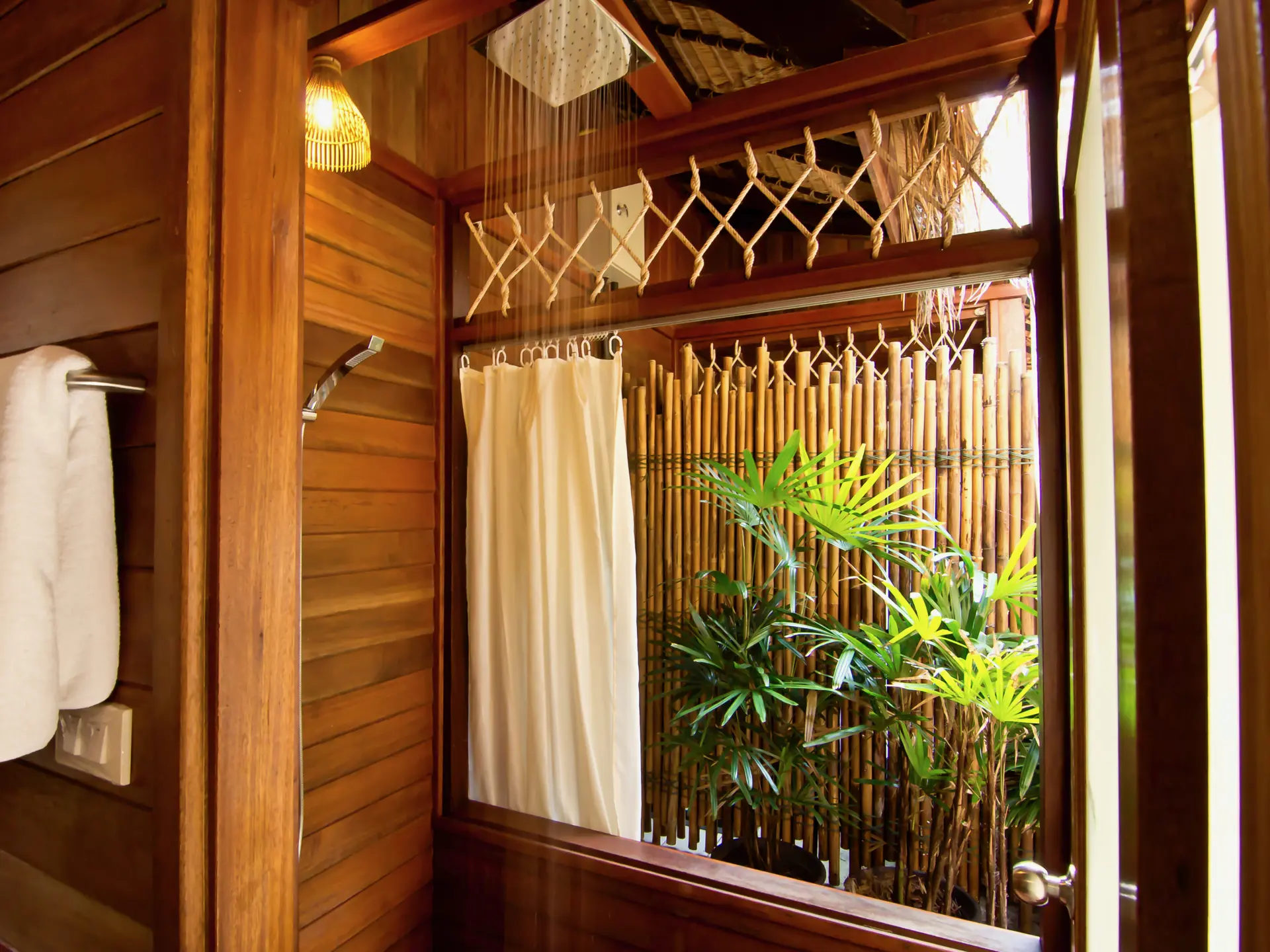 32Floathouse Kanchanaburi Hotel