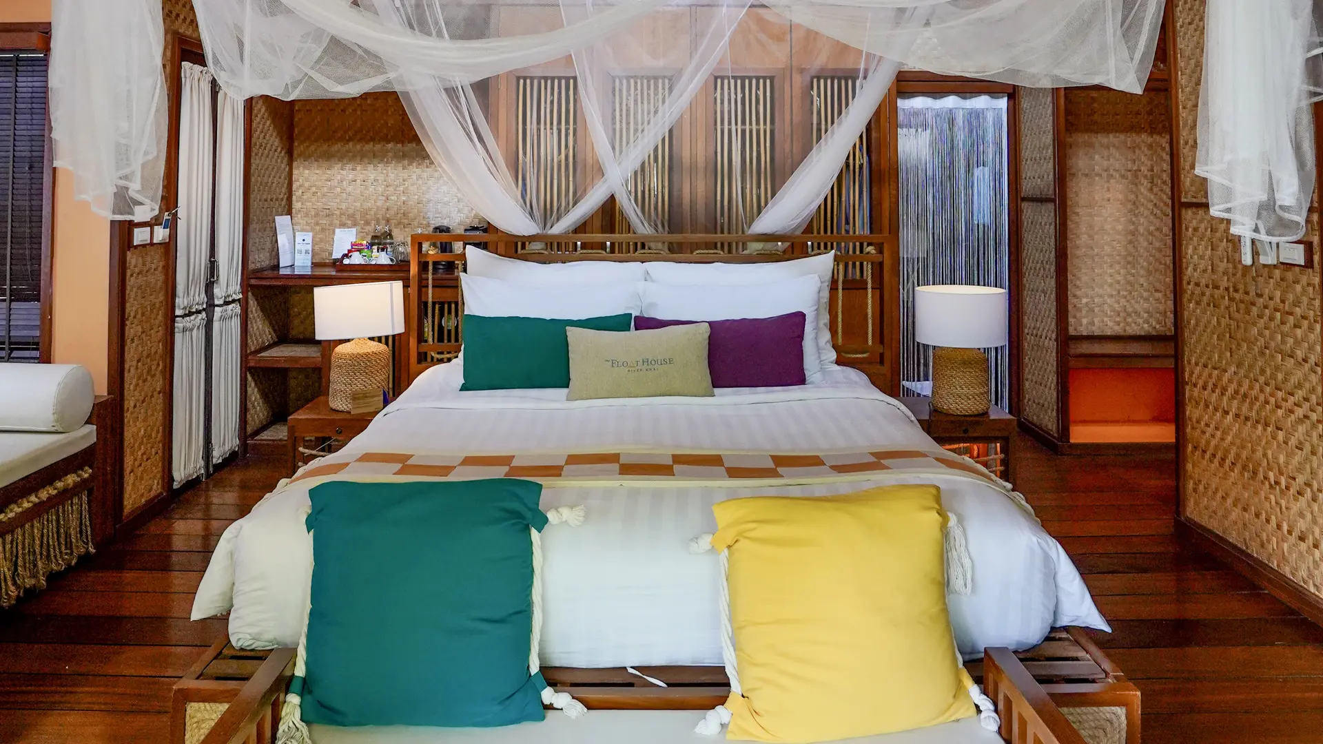 88Floathouse Kanchanaburi Hotel