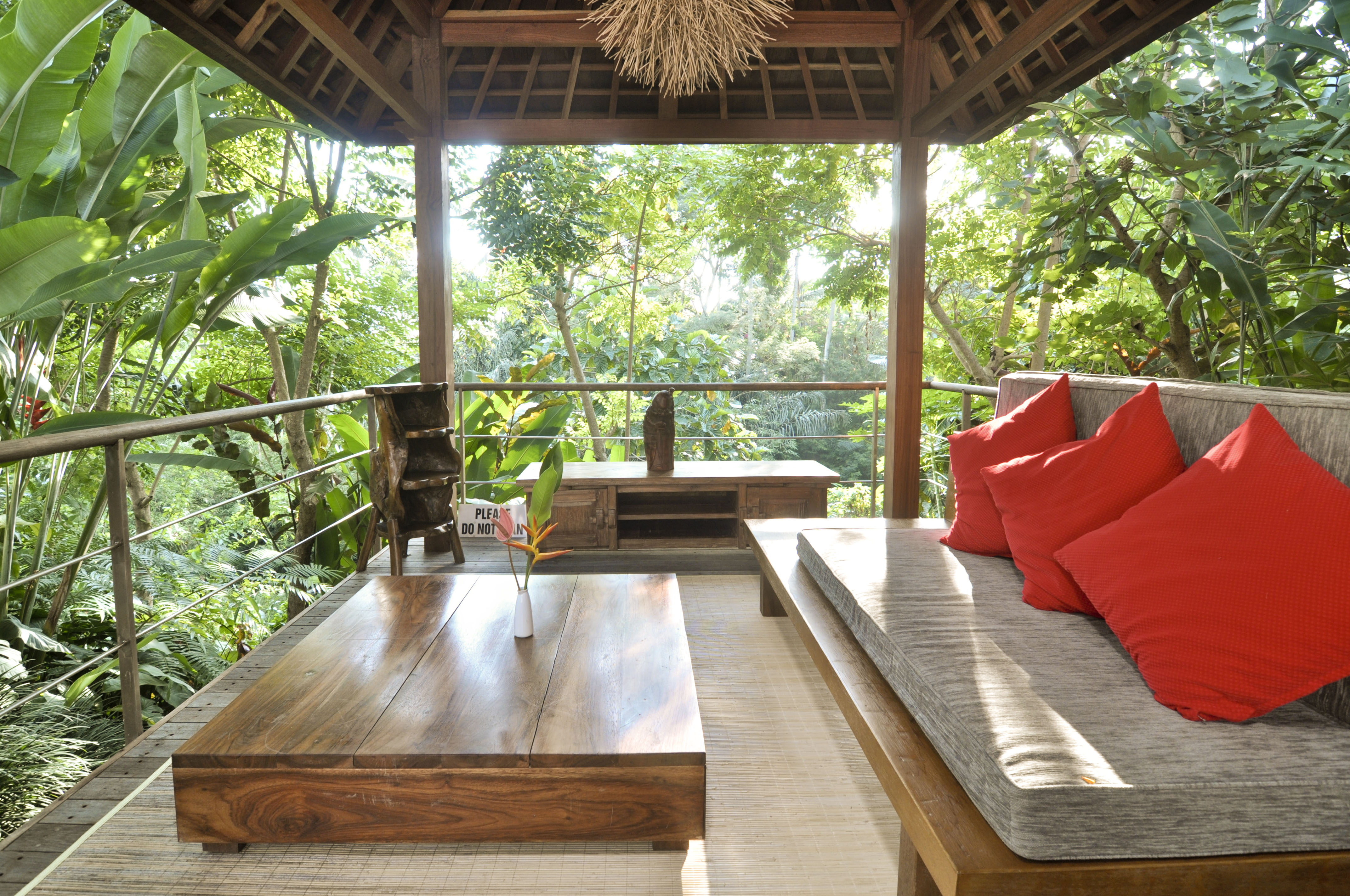 Living Dining Area 3